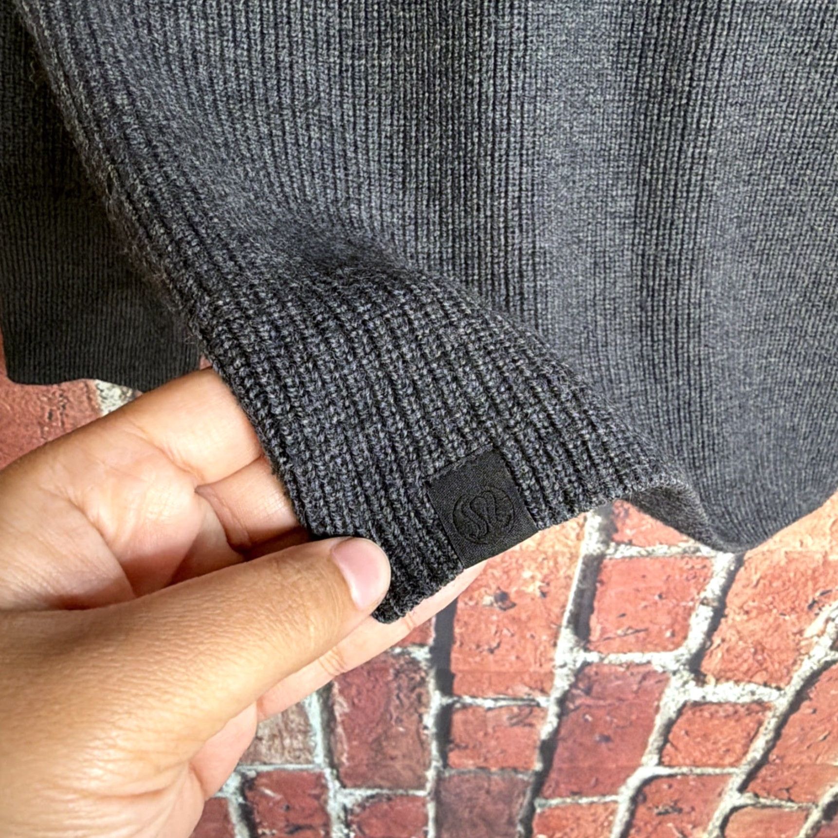 Lululemon Lululemon Womens Sweater Gray Wool Blend Crew Neck 4 Pullover Ribbed Merino Back Hem 26” Pit to Pit 22” Size S / US 4 / IT 40 - 4 Thumbnail