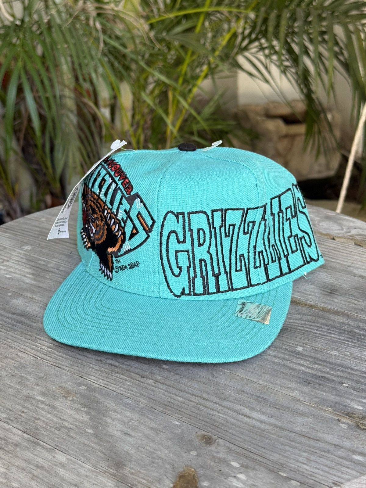 Vintage Vintage 90s Vancouver Grizzlies Snapback Big Logo The Game Size ONE SIZE - 1 Thumbnail