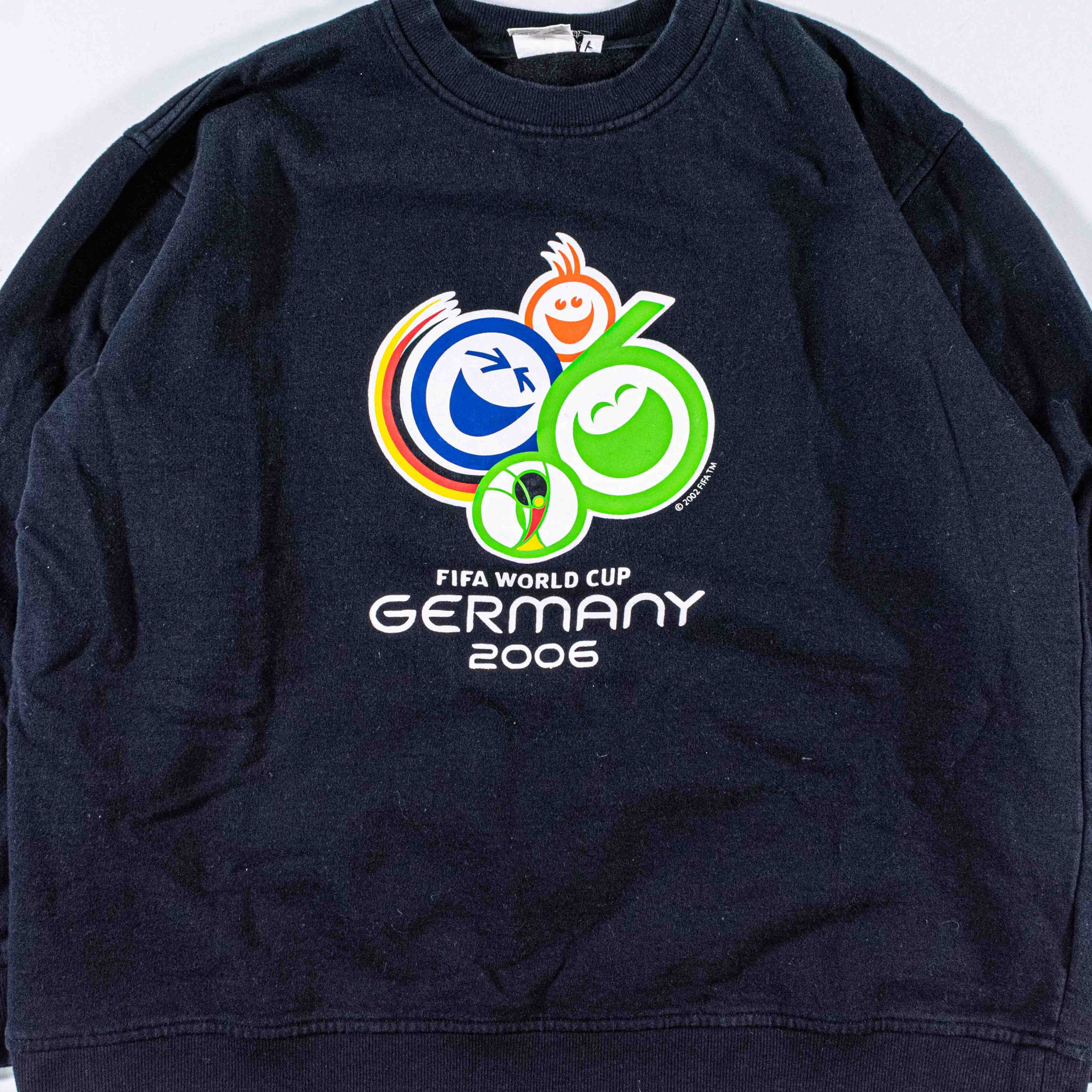 Vintage VTG 2006 FIFA World Cup Germany Sweatshirt Crewneck Soccer Size US XL / EU 56 / 4 - 4 Thumbnail