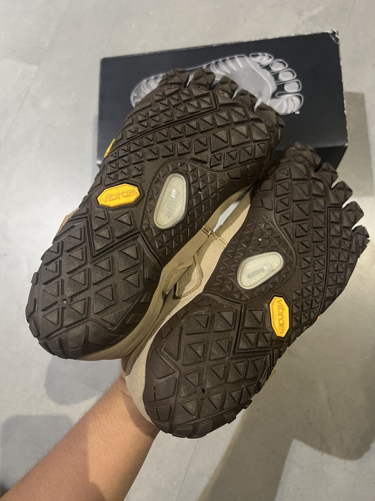 Suicoke × Takahiromiyashita The Soloist. × Vibram AW23 TAKAHIROMIYASHITA TheSoloist Fivefinger Suede One Strap Size US 8.5 / EU 41-42 - 4 Thumbnail