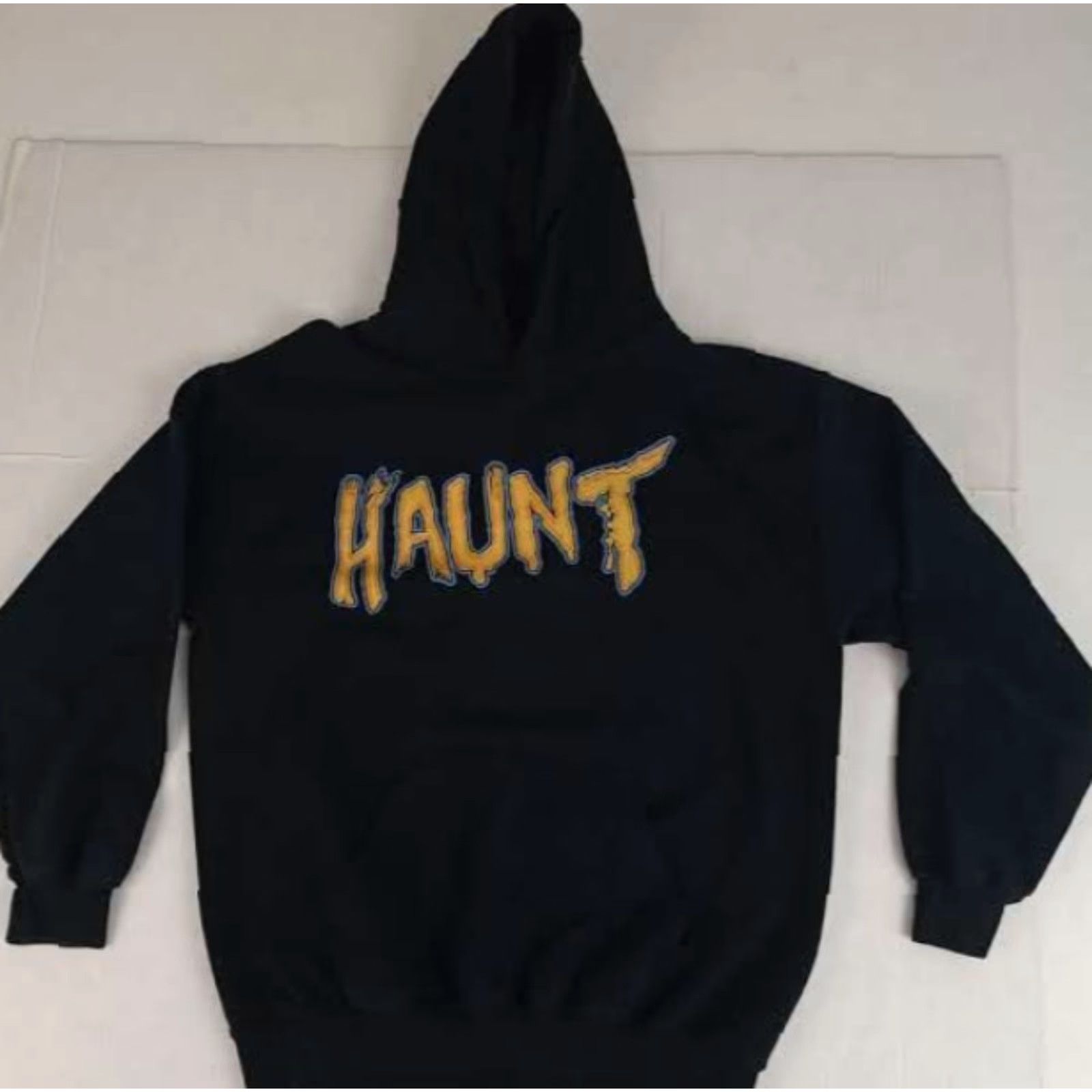 Gildan VINTAGE Haunt Scarecrow Cedar Point Theme Ride Sweatshirt Medium Hooded Pullover Gildan Black Women 24in long 21in pit to pit Size M / US 6-8 / IT 42-44 - 3 Thumbnail