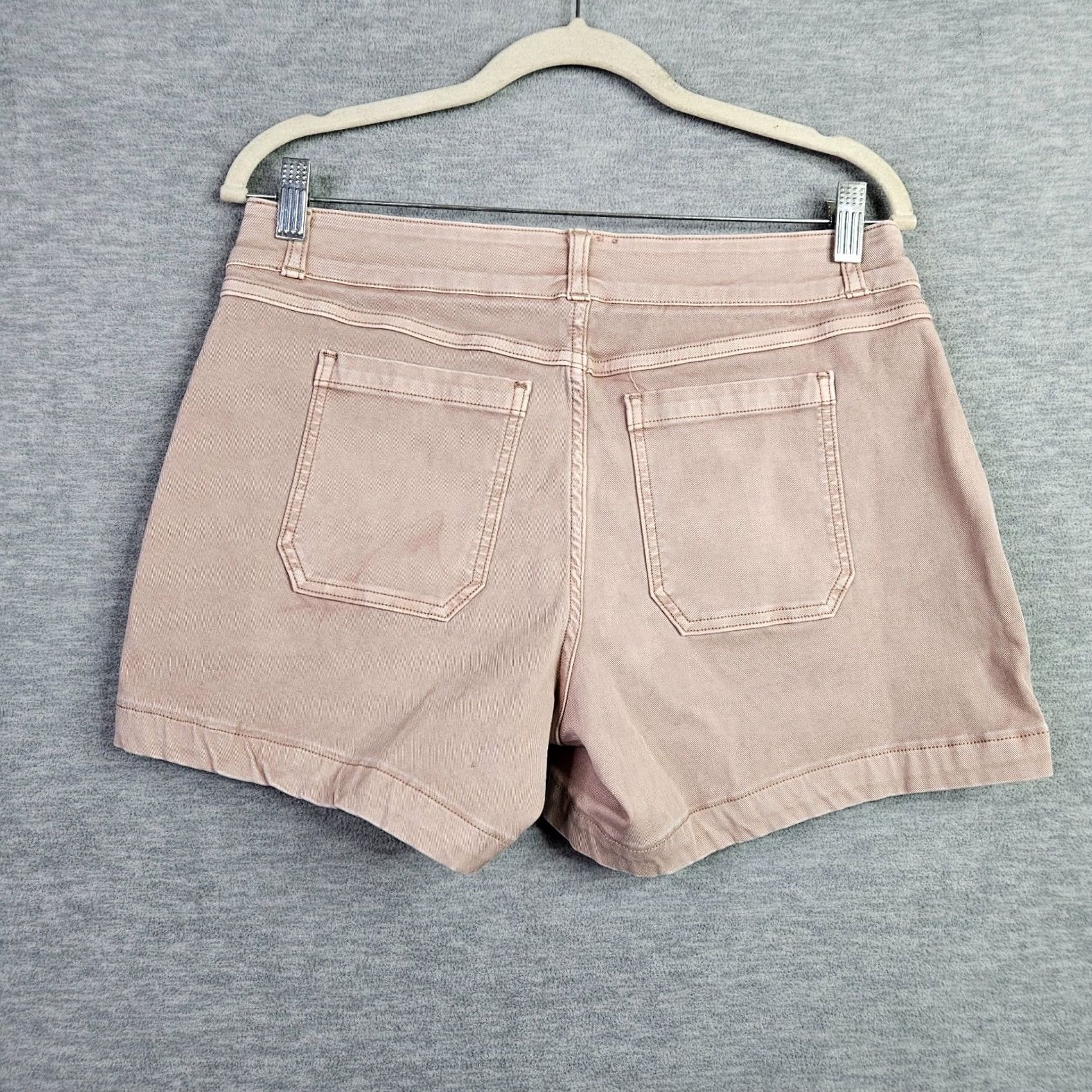 Spanx Spanx Shorts Large Beige Shaping Stretch Casual Mid Rise Women Size 36" / US 14 / IT 50 - 2 Thumbnail