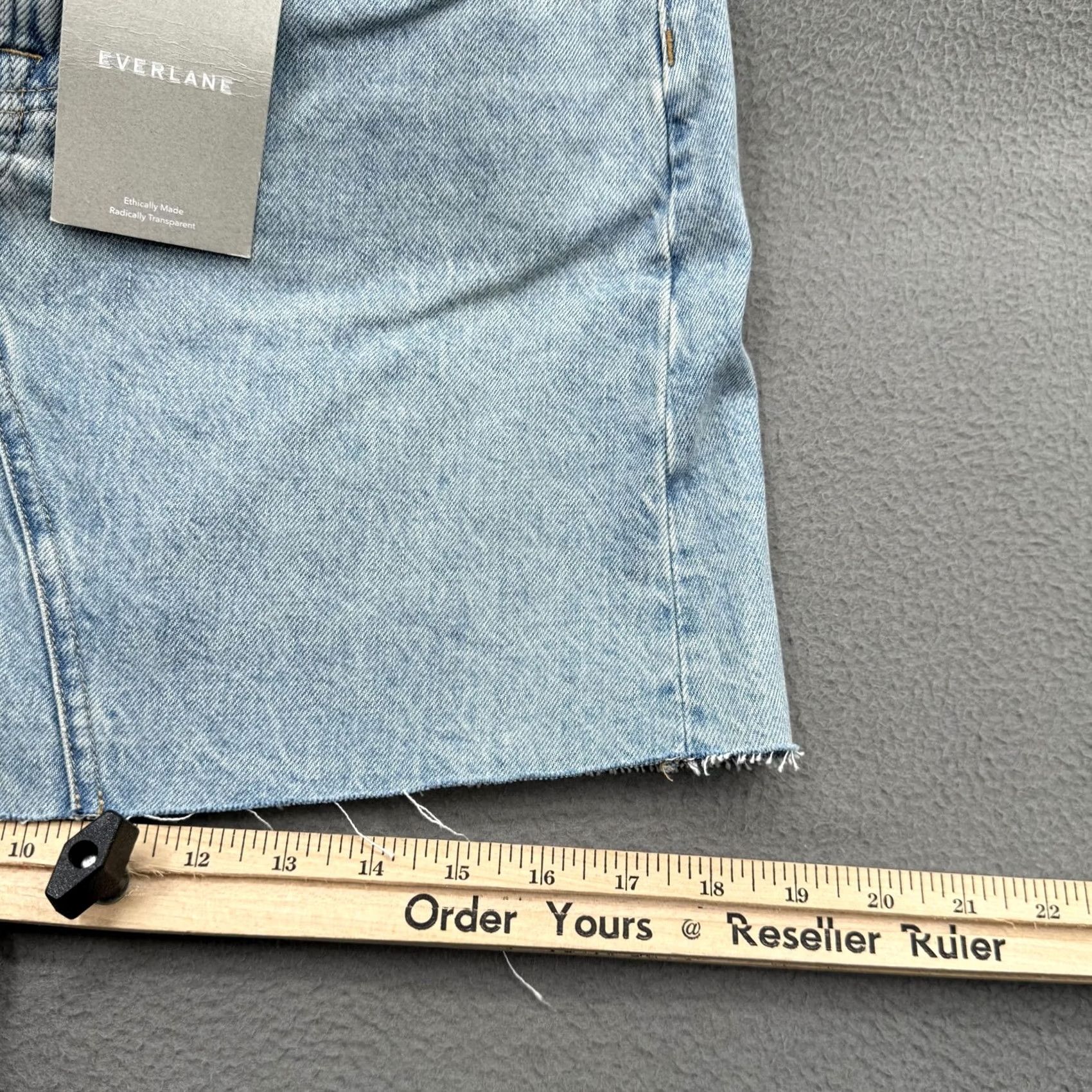 Everlane Everlane Reconstructed Denim Skirt Womens 25 High Rise Light Blue Wash Raw Hem A-Line Pockets Casual Size 42" / US 20 - 8 Thumbnail