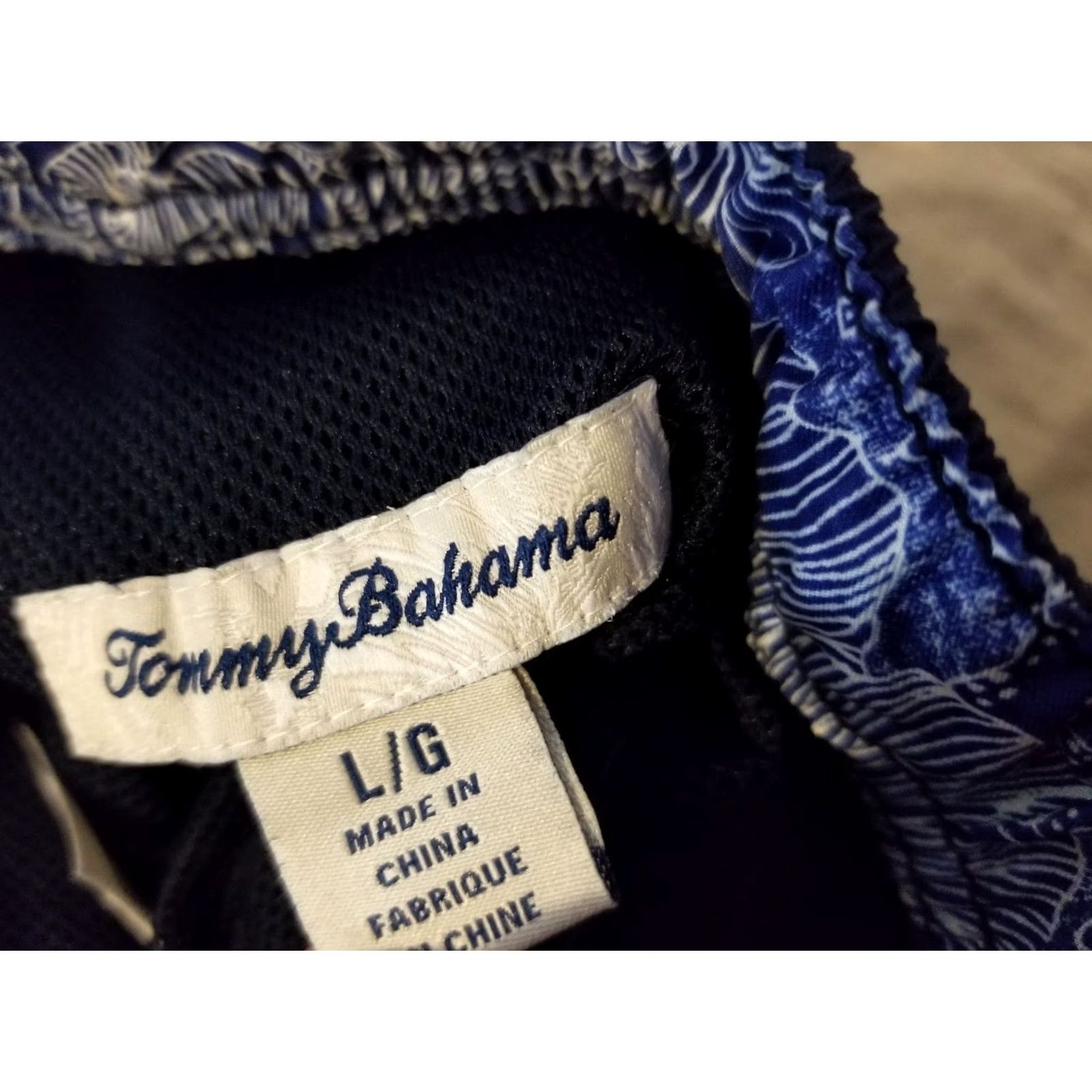 Tommy Bahama VINTAGE - No? Size US 33 - 6 Thumbnail