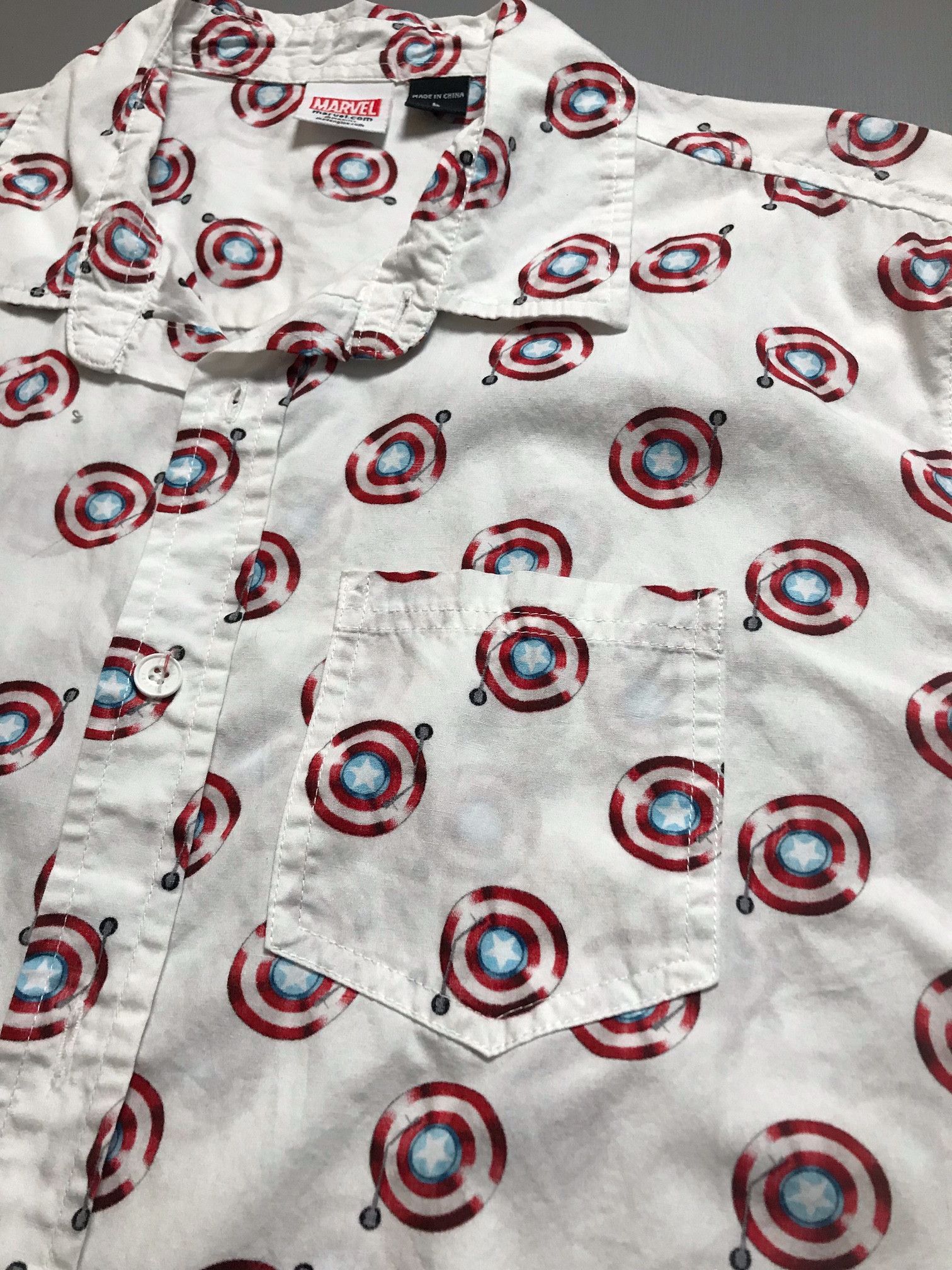 Marvel Comics Marvel Captain America Shield Button-Down Short Sleeve Size US L / EU 52-54 / 3 - 3 Thumbnail
