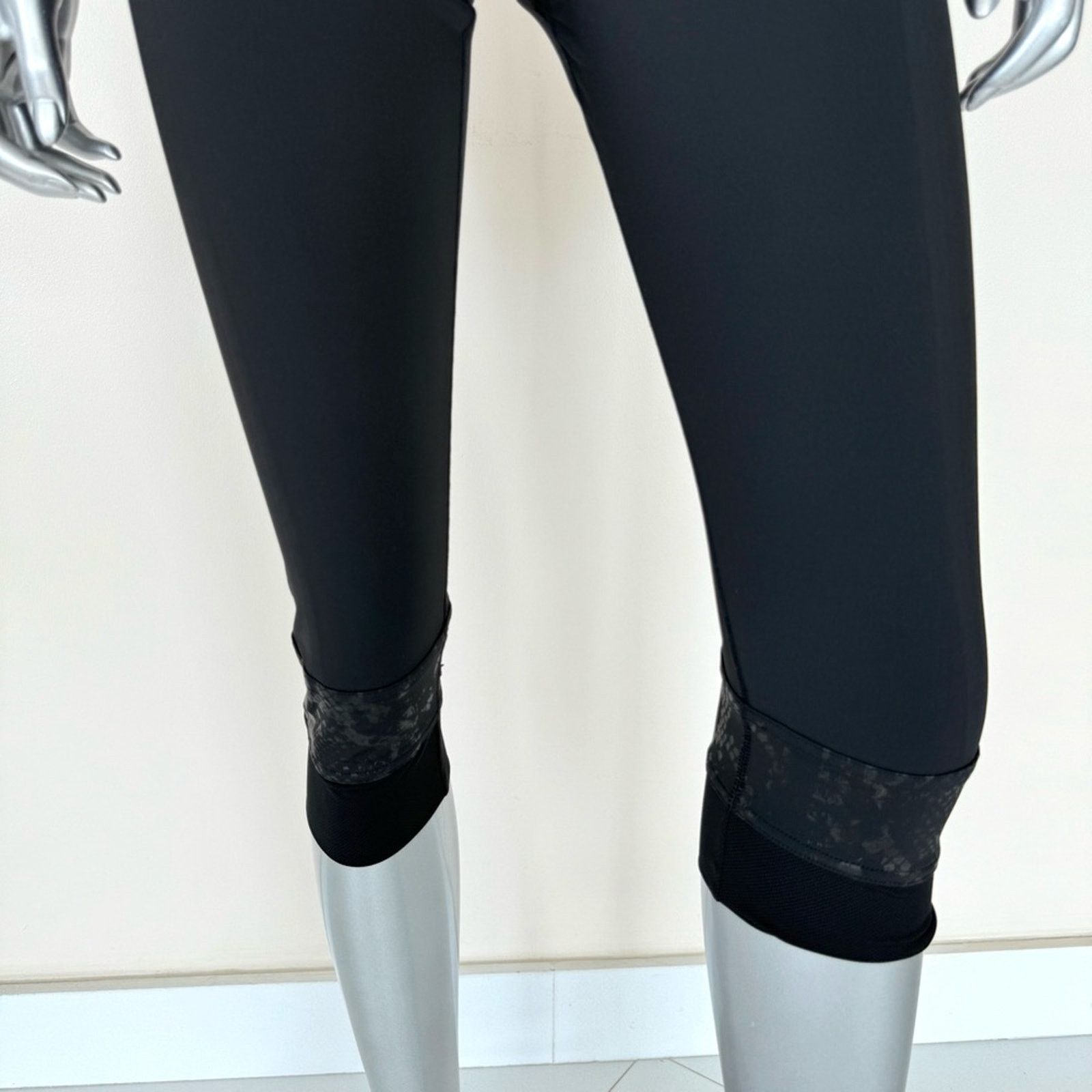 Adidas Adidas by Stella McCartney women capri leggings size S Size 28" / US 6 / IT 42 - 2 Thumbnail