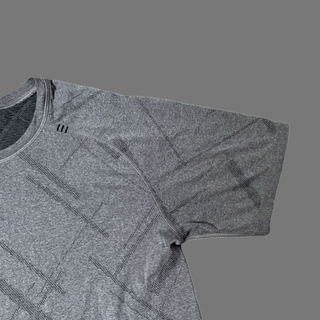 Lululemon lululemon Active Top Gray Mens Geometric Tee SS Size M EUC Size US M / EU 48-50 / 2 - 2 Thumbnail