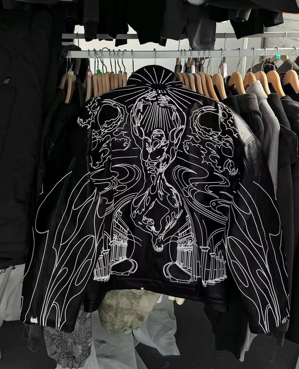 Japanese Brand × Vintage shortened leather jacket with design (faux leather) Size US M / EU 48-50 / 2 - 6 Thumbnail