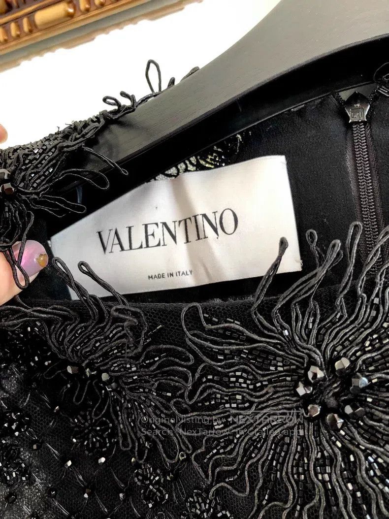 Valentino Valentino Black flower embroidered beaded evening dress Size M / US 6-8 / IT 42-44 - 7 Thumbnail