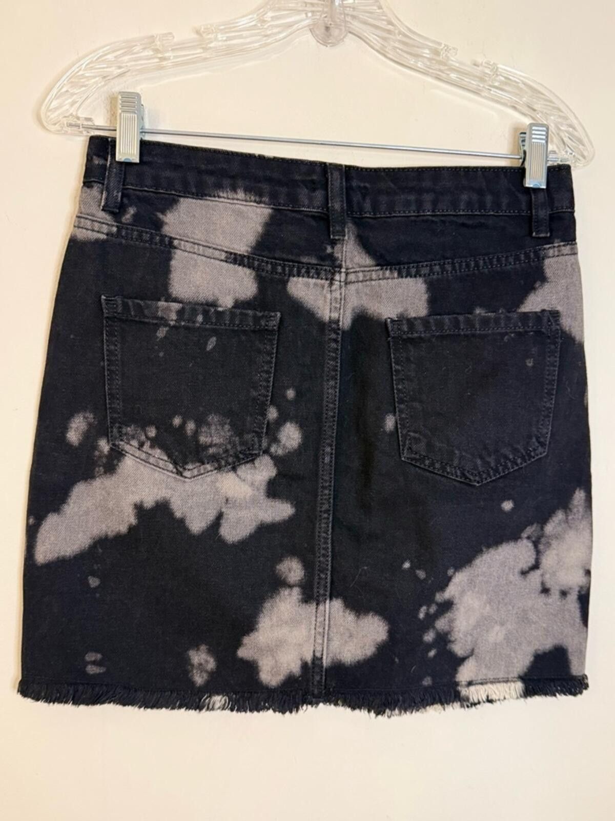 Other Nasty Gal denim jeans tie dyed mini skirt black & gray SZ 6 Size 28" / US 6 / IT 42 - 2 Thumbnail