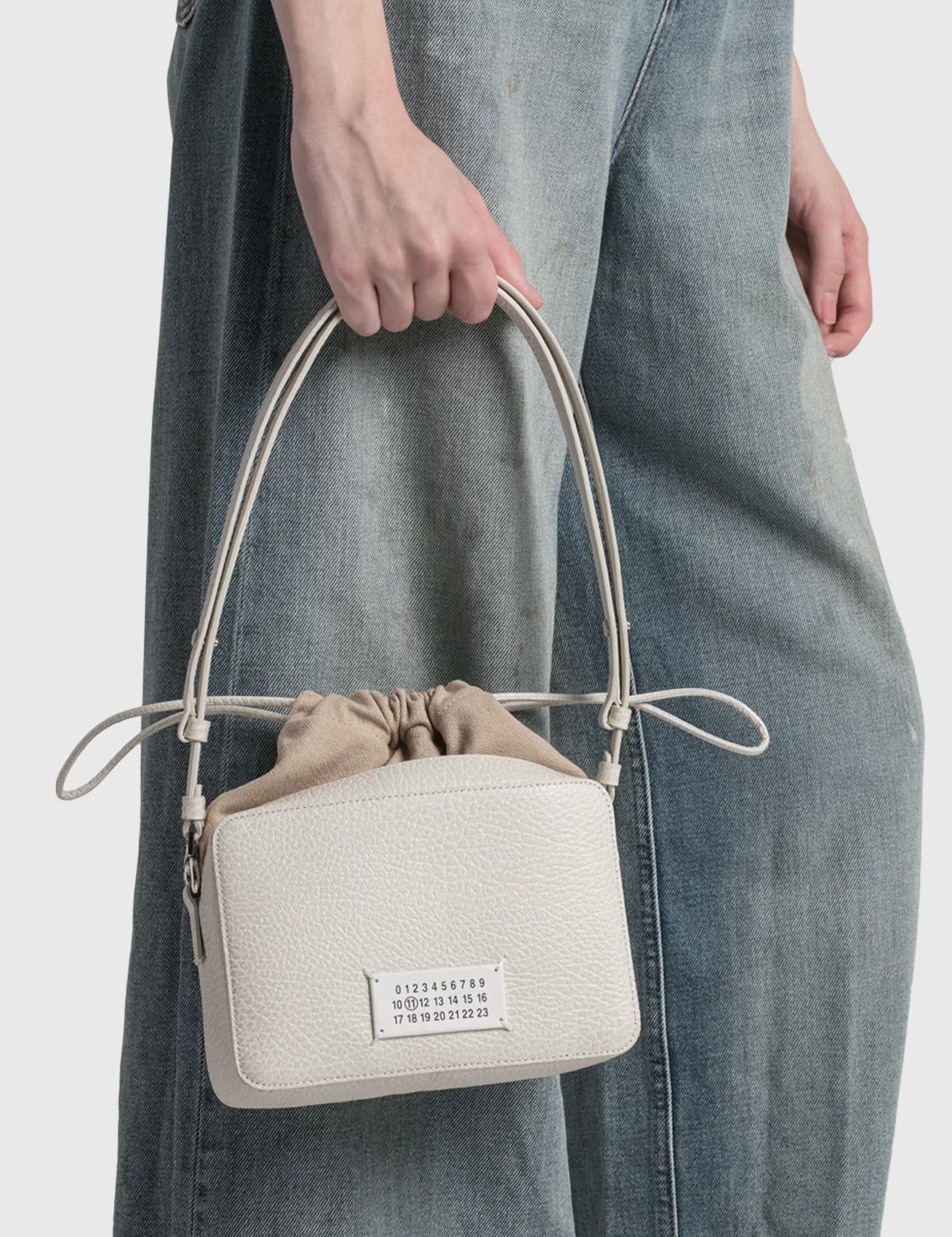 Maison Margiela oc11z0825 Size: OS / Medium Camera Bag in White Size ONE SIZE - 6 Thumbnail