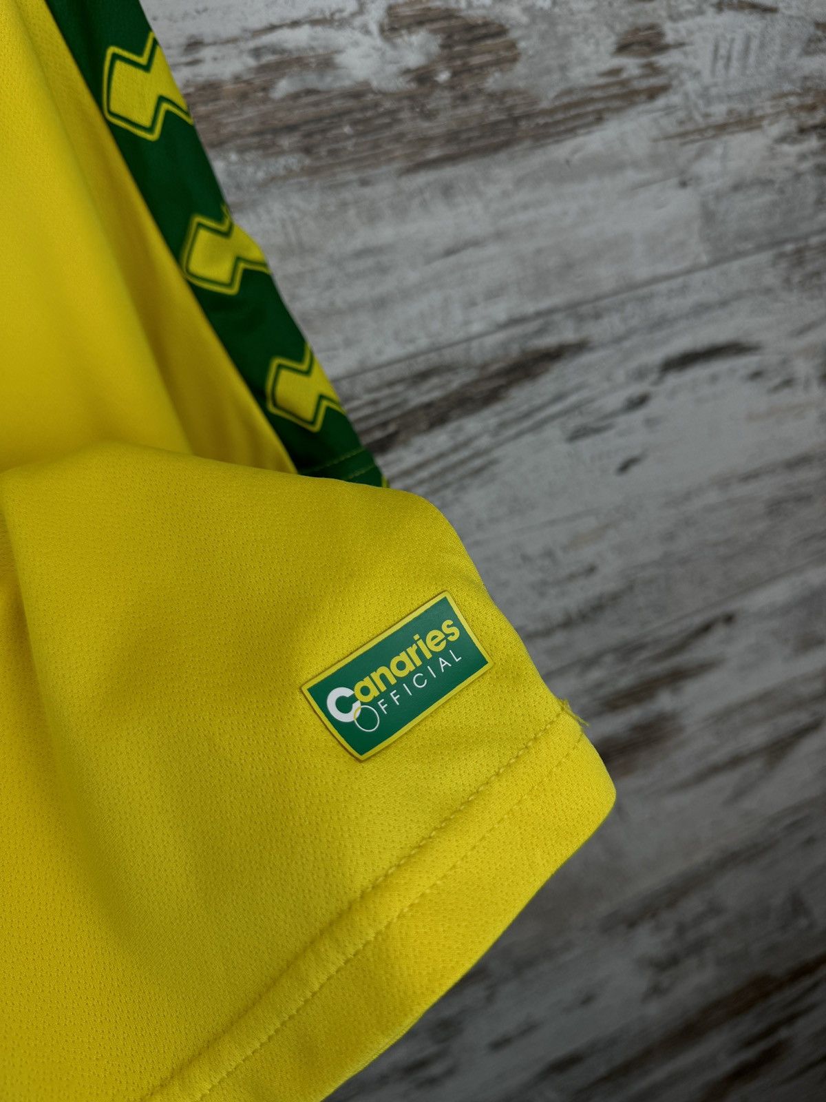 Errea Mens Vintage Errea Norwich City The Canaries T-shirt jersey Size US XXL / EU 58 / 5 - 9 Thumbnail