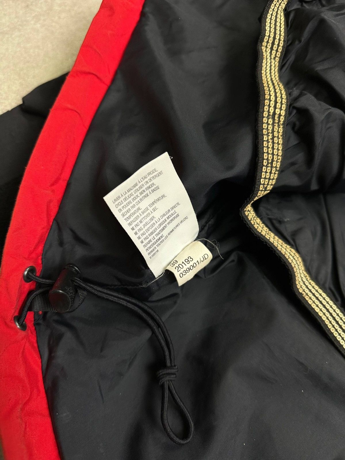 The North Face Vintage 90s The North Face Outdoor Faded Hiking Jacket S Size US S / EU 44-46 / 1 - 11 Thumbnail