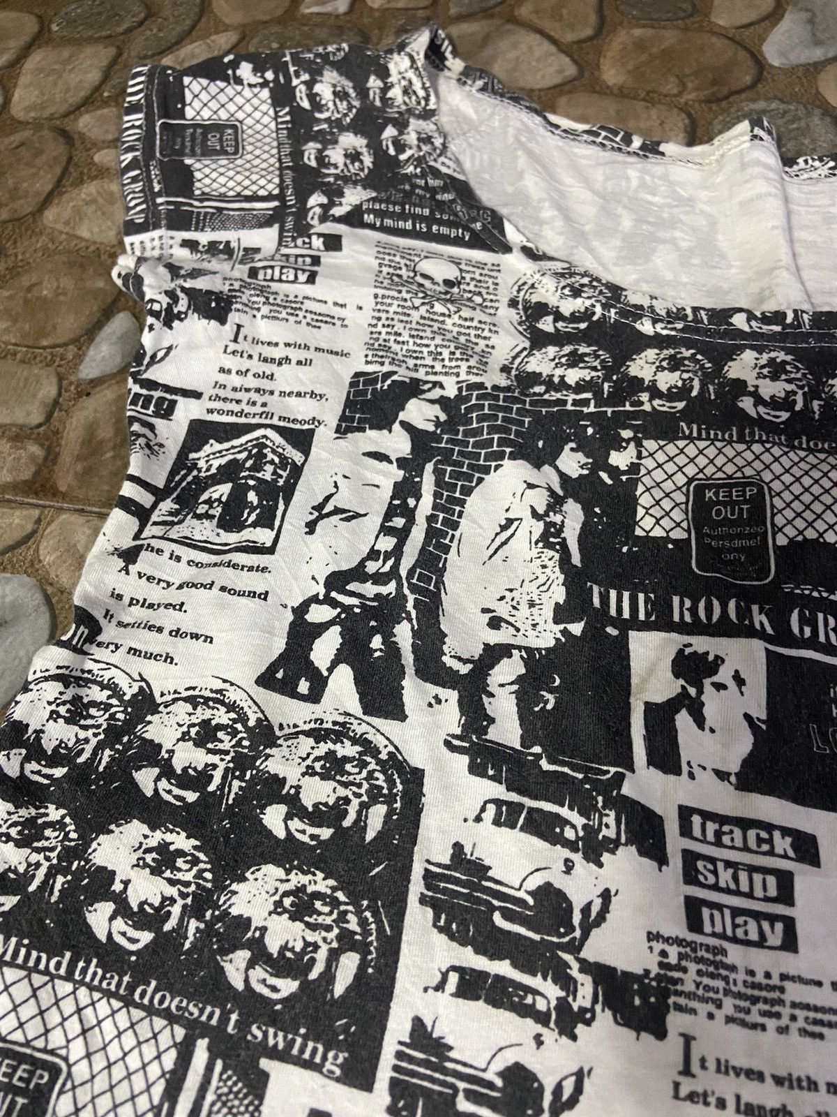 Hysteric Glamour × If Six Was Nine × Japanese Brand VTG Y2K tank top women t-shirt Newspaper full print Size S / US 4 / IT 40 - 3 Thumbnail