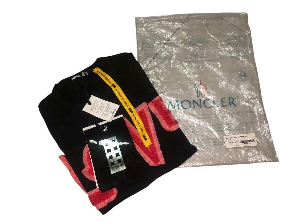Moncler 🔥BNWT MONCLER Genius 2 1952 Black Love T-Shirt Love Size S / US 4 / IT 40 - 16 Thumbnail