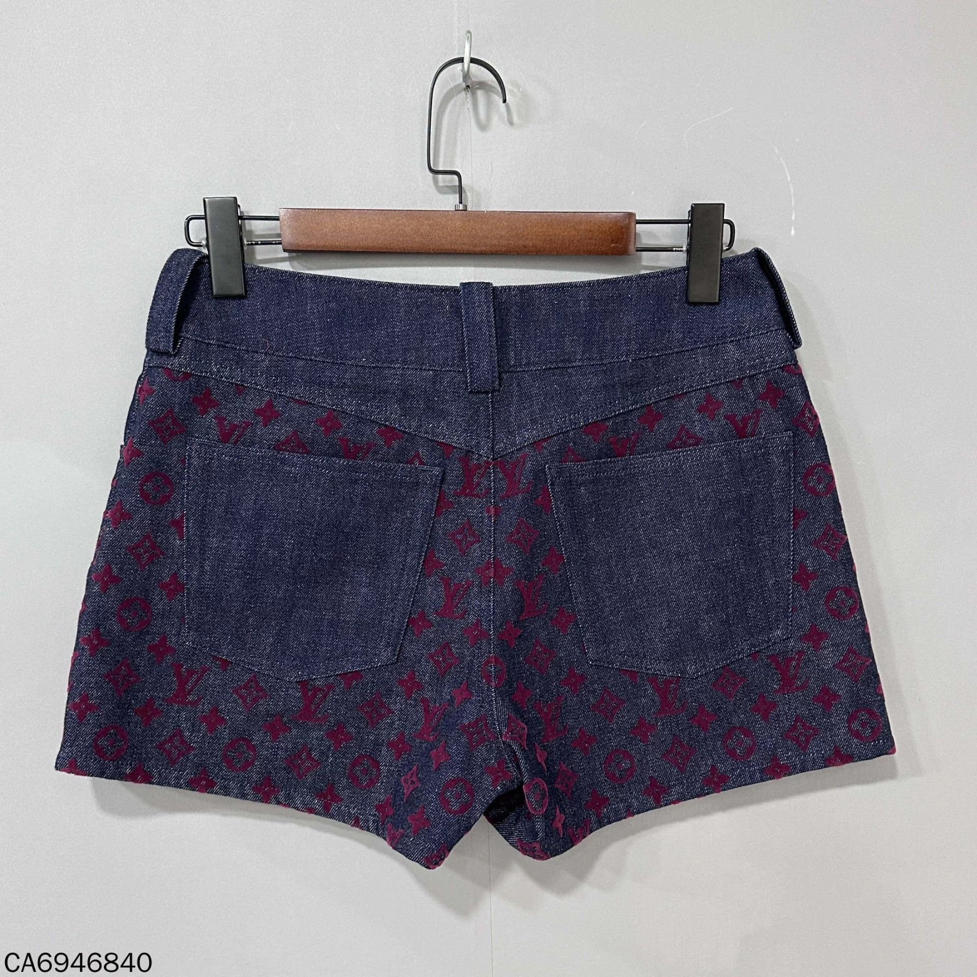 Louis Vuitton LV Flocked All Over Logo Denim Shorts Size 38 Size 27" / US 4 / IT 40 - 3 Thumbnail