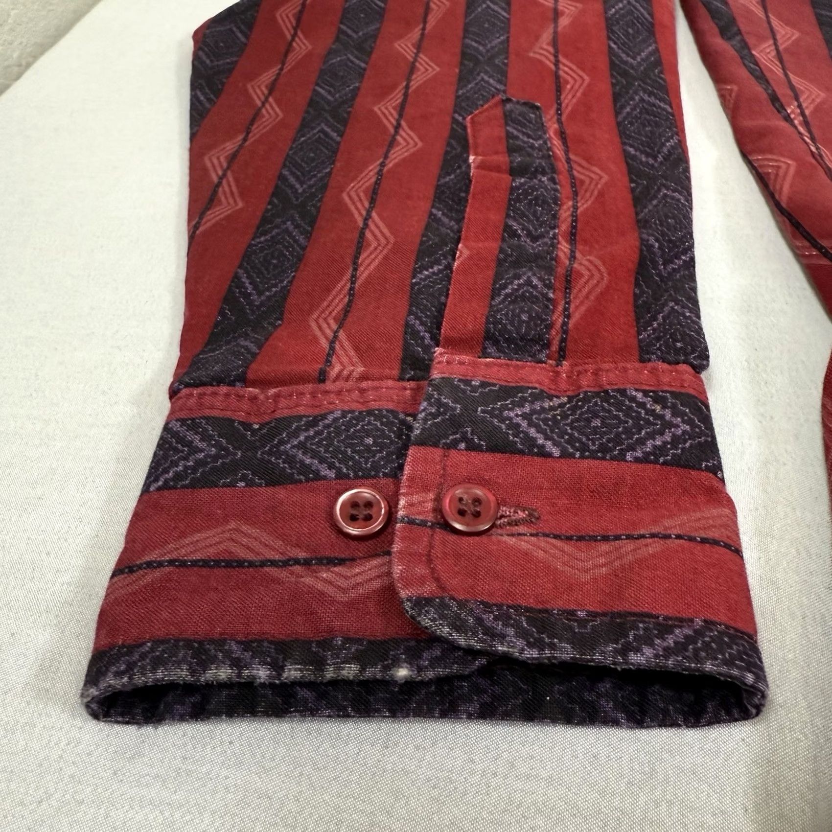 Wrangler VINTAGE Wrangler Shirt Mens XL Red Aztec Pearl Snap Western Brushpopper Work 90s Size US XL / EU 56 / 4 - 5 Thumbnail