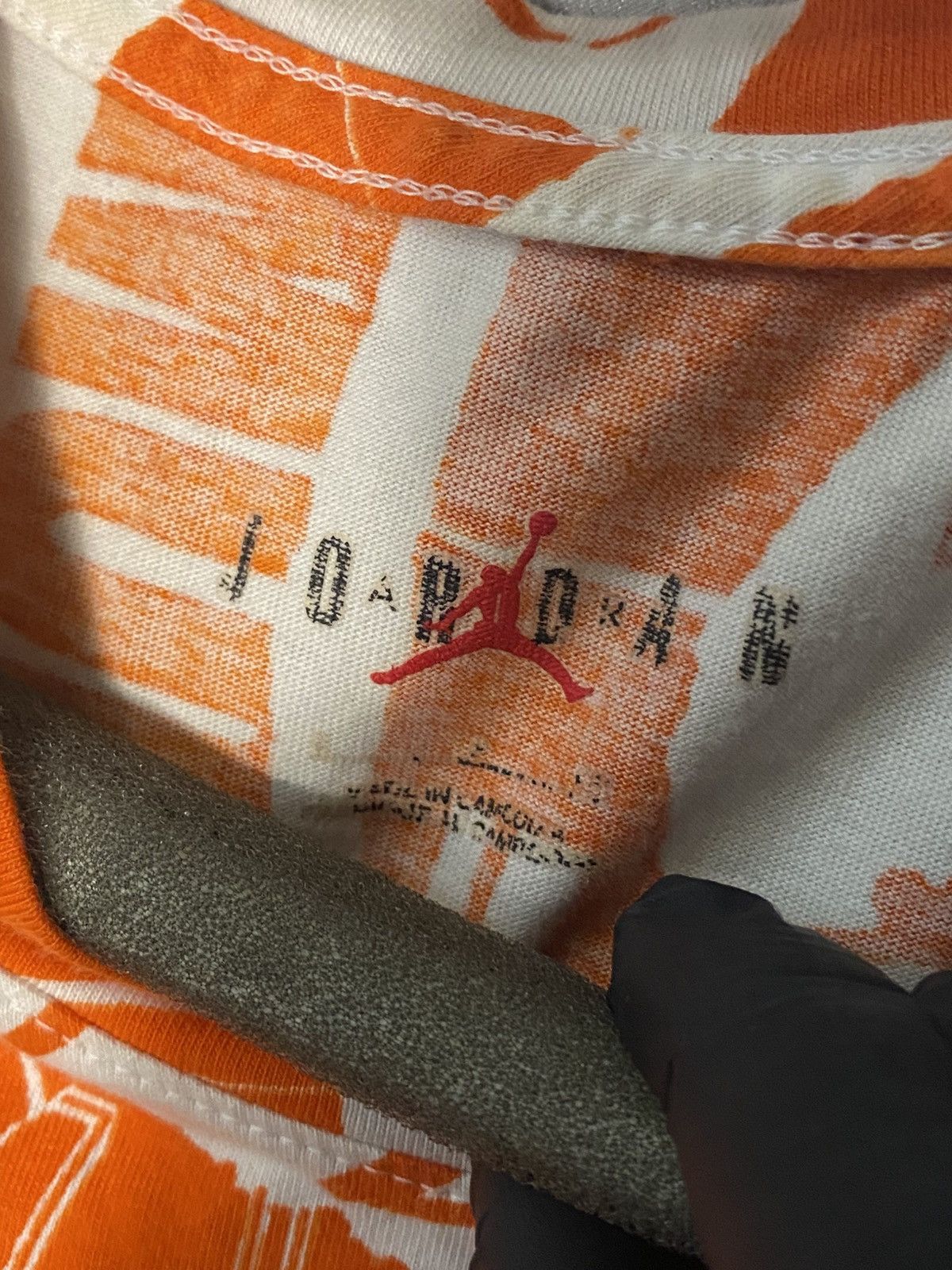 Jordan Brand Air Jordan White Orange Full Print T shirt Graffiti Retro Size US S / EU 44-46 / 1 - 3 Thumbnail