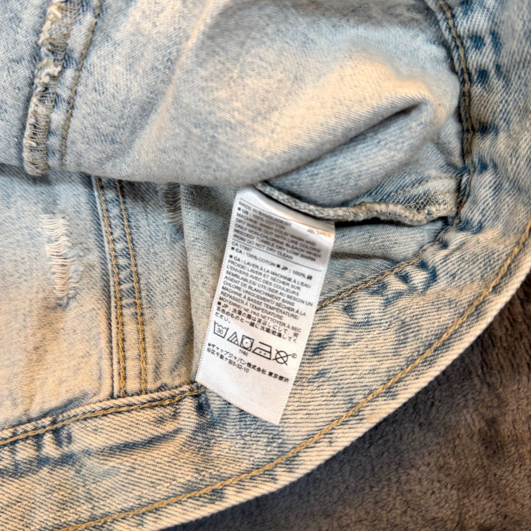 Banana Republic VINTAGE Banana Republic Denim Jacket Womens XS Acid Wash Distressed Trucker Light Wash Button Up Short Sleeve Casual Streetwear Size XS / US 0-2 / IT 36-38 - 6 Thumbnail