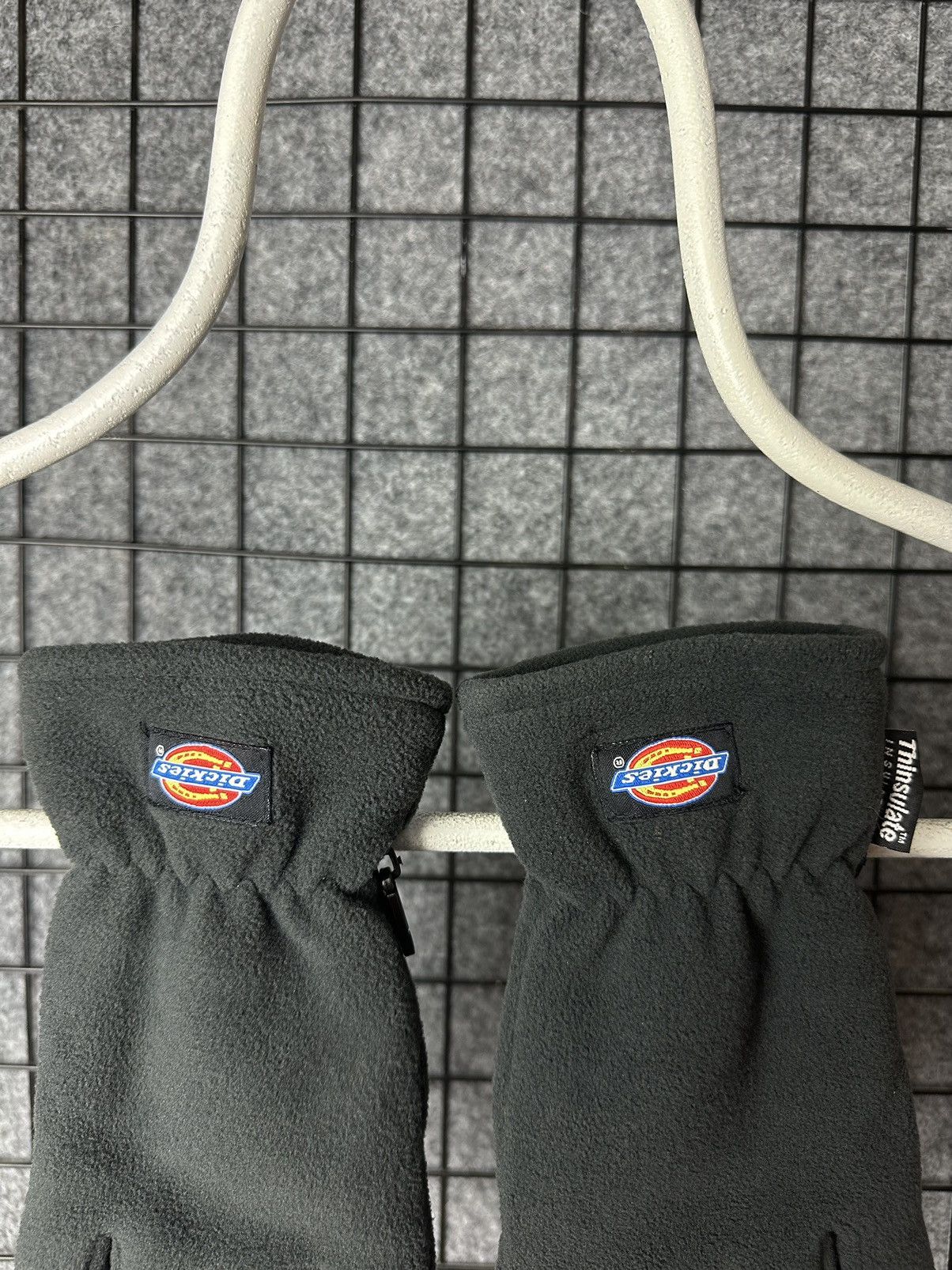Dickies Dickies Outdoor Logo Fleece Insulated Gloves Size OS Size ONE SIZE - 2 Thumbnail