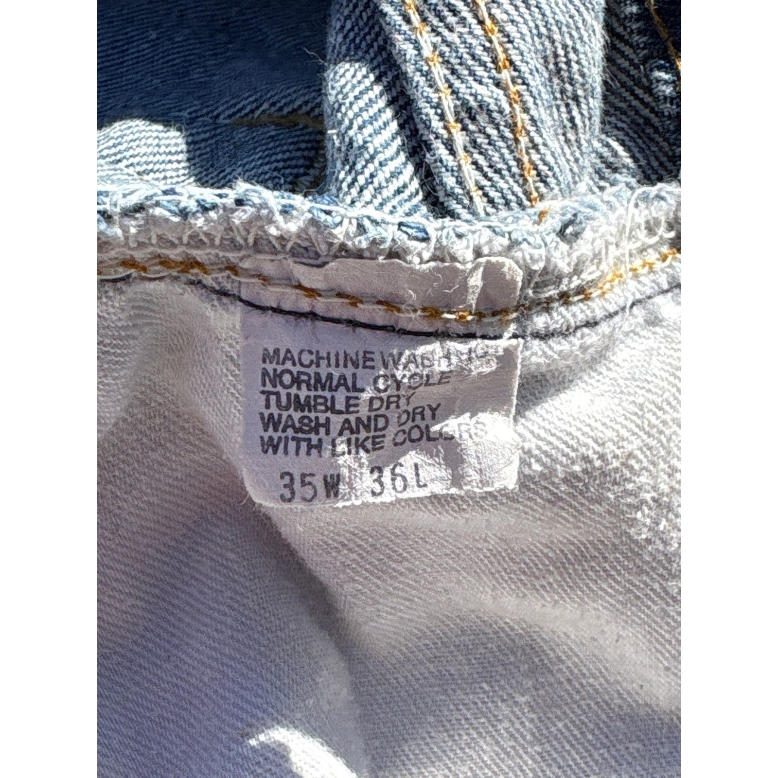 Levi's Vintage 80s Levi’s 505 0217 zipper fly USA made 35x36(33x36) Size US 33 - 7 Thumbnail