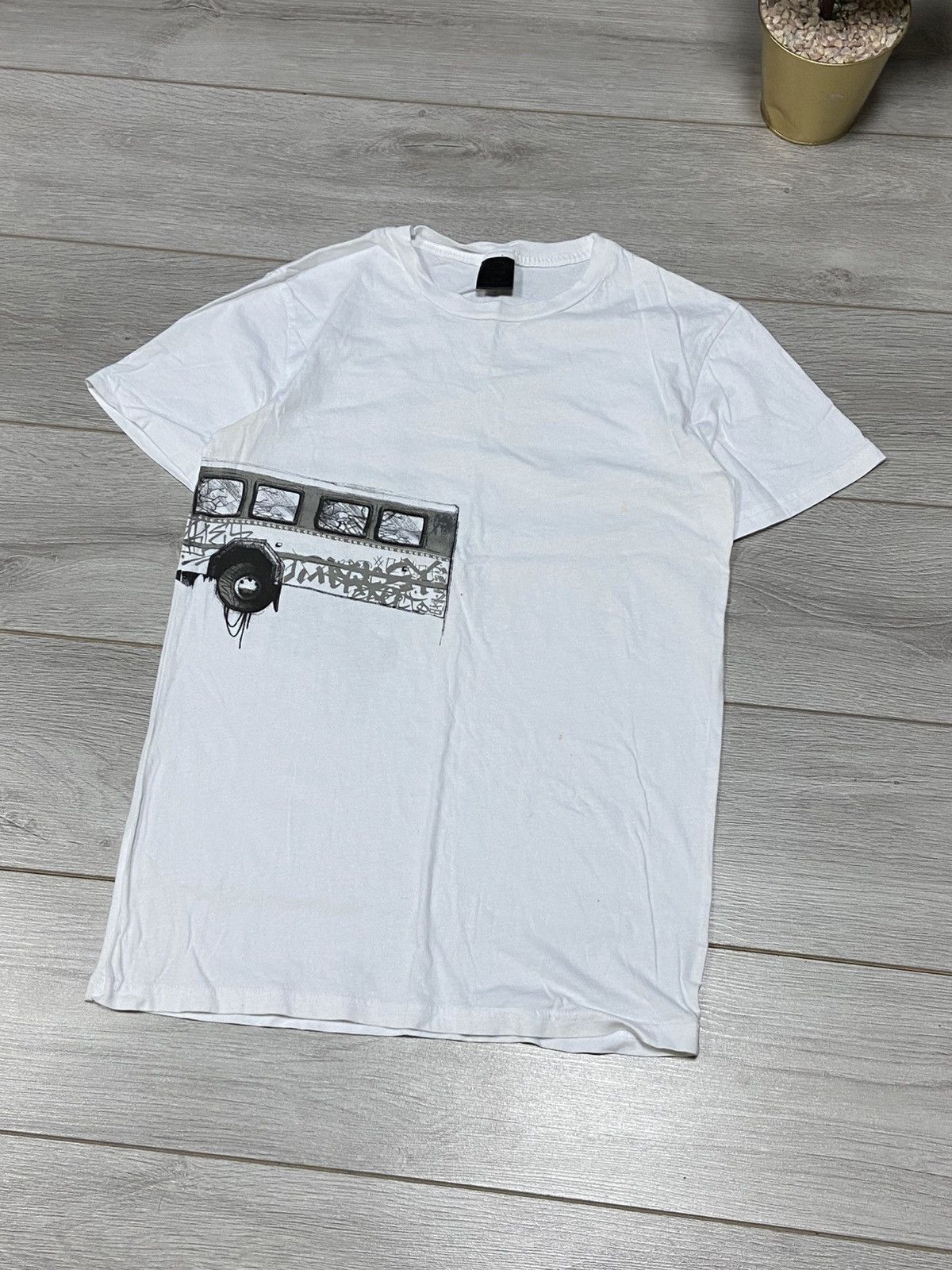 Oakley Oakley vintage crash bus big logo RARE t-shirt Size US M / EU 48-50 / 2 - 4 Thumbnail