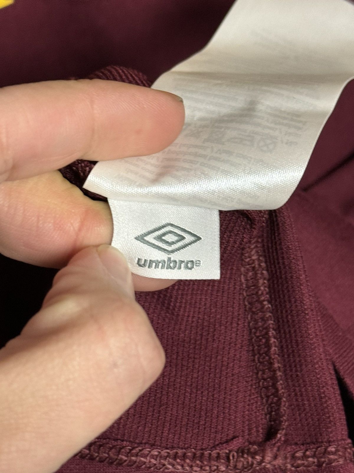 Umbro New Manchester City 12/13 Away Football Long Sleeve Jersey Size US M / EU 48-50 / 2 - 8 Thumbnail