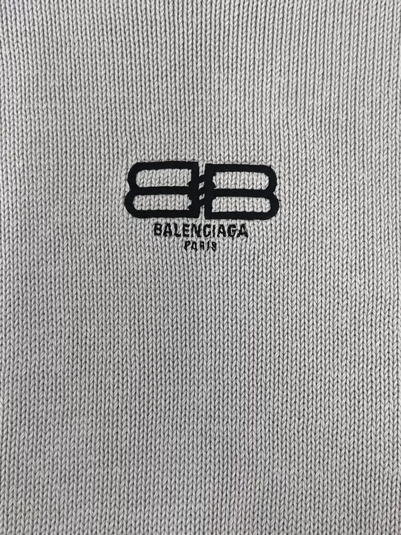 Balenciaga Balenciaga Solid crewneck long-sleeve pullover with embroi Size US S / EU 44-46 / 1 - 3 Thumbnail