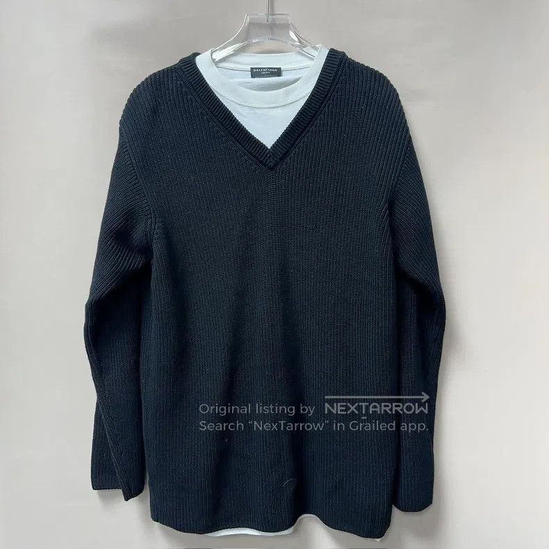 Balenciaga Balenciaga Faux two-piece sleeve label sweater Size US S / EU 44-46 / 1 - 1 Thumbnail