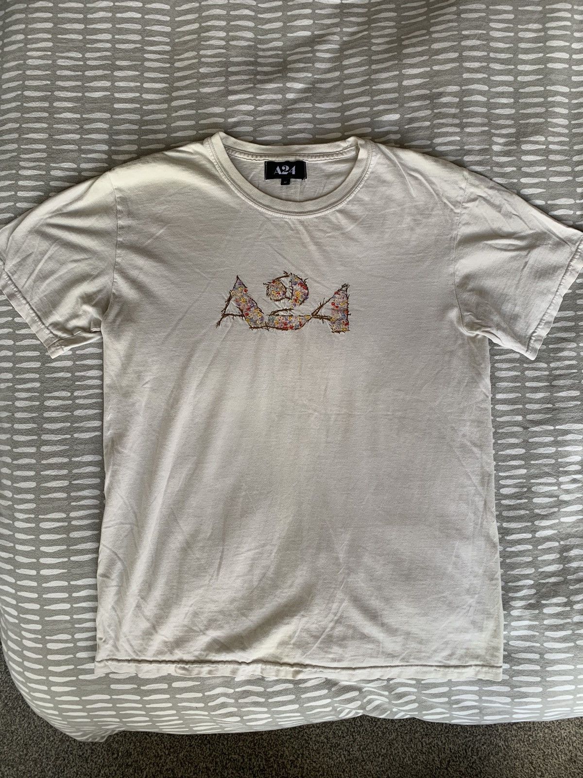 A24 A24 'May Queen' Midsommar Embroidered T-Shirt *RARE* | Grailed