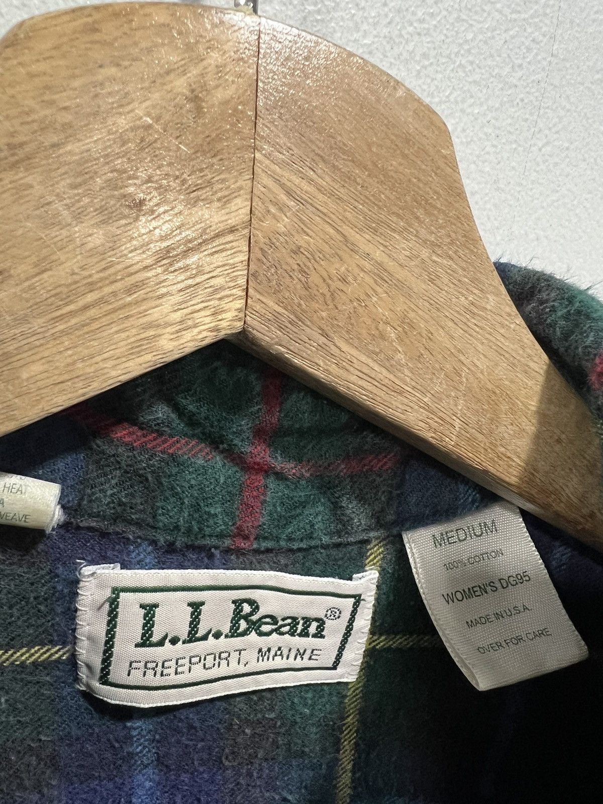 Vintage Vintage Womens LL Bean Plaid Flannel Button Up Shirt M Size US M / EU 48-50 / 2 - 3 Thumbnail