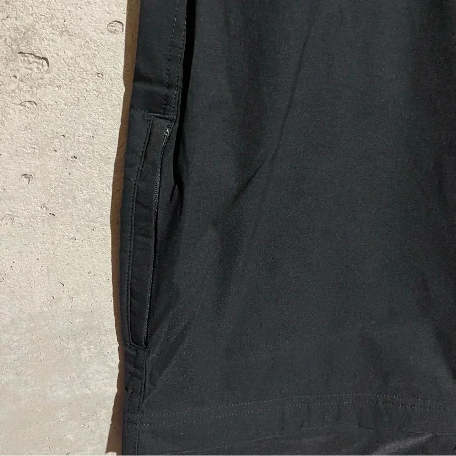 Eddie Bauer Eddie Bauer Convertible Tech Pants Size 36x30 Black Size US 36 / EU 52 - 4 Thumbnail