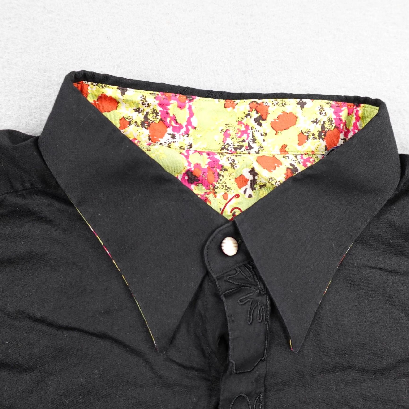 Robert Graham Robert Graham Shirt Mens 2XL Black Cotton Silk Trim Abstract Flip Cuff Button Up Size US XXL / EU 58 / 5 - 2 Thumbnail