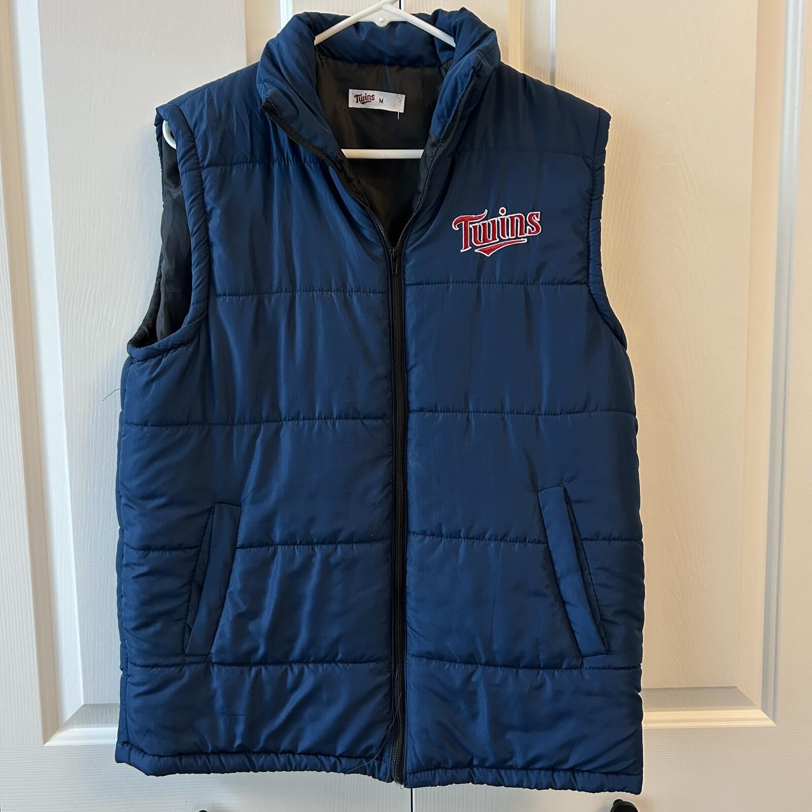 Twins Twins Ford Navy Puffer Vest Men’s M Baseball, Ford Cars Size US M / EU 48-50 / 2 - 1 Thumbnail