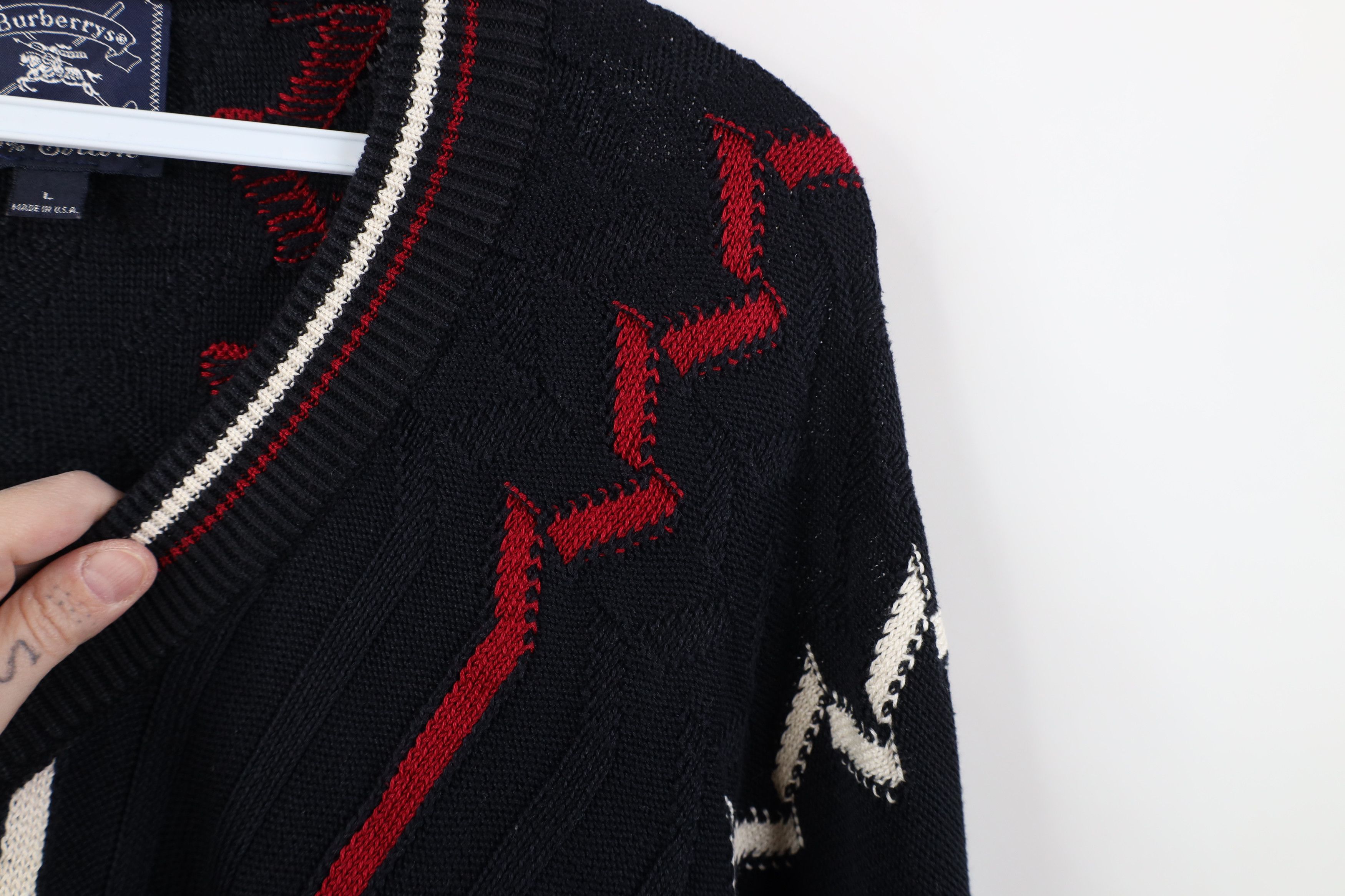 Vintage Vintage 90s Burberry Golf Knit Dapper V-Neck Sweater USA Size US L / EU 52-54 / 3 - 9 Thumbnail