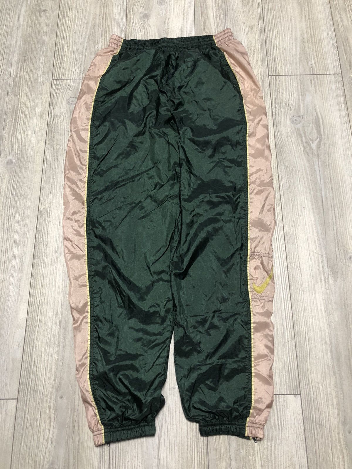 Nike Nike 90s Vintage Nylon Baggy Nylon Drill Track Pants Swoosh Size US 32 / EU 48 - 1 Thumbnail