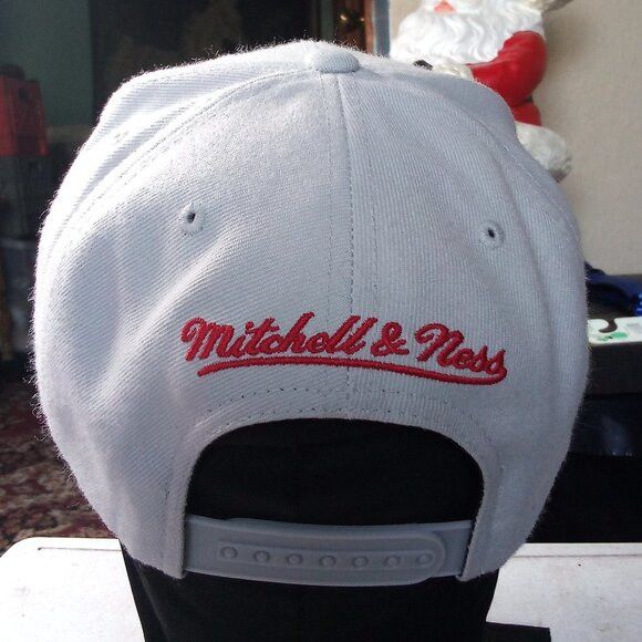 Mitchell & Ness × NCAA NWT Mitchell & Ness UNLV Runnin' Rebels Script Snap Hat Cap Size ONE SIZE - 3 Thumbnail