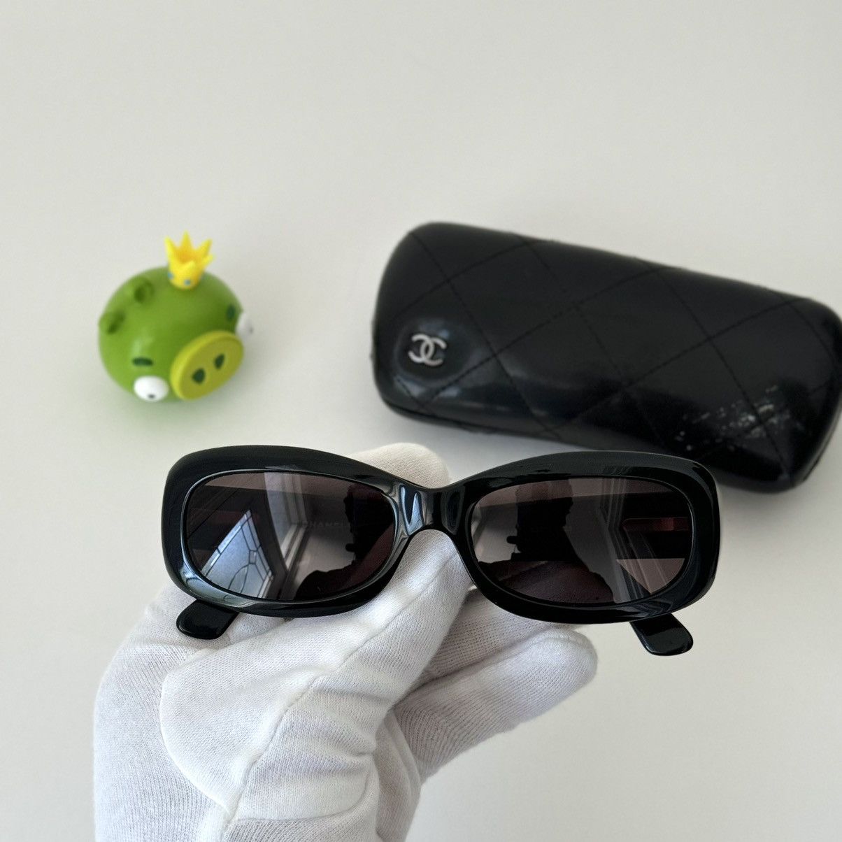Chanel VINTAGE CHANEL SUNGLASSES Size ONE SIZE - 2 Thumbnail