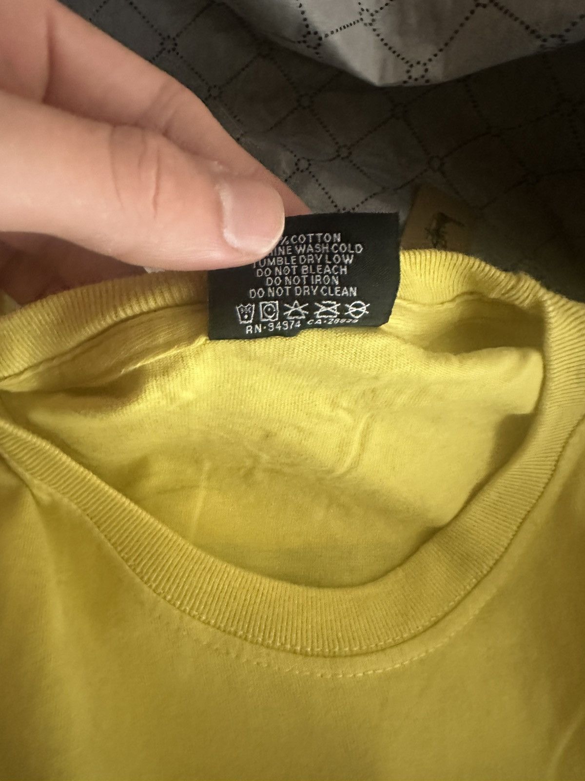 Stussy Stussy yellow graphic t Size US L / EU 52-54 / 3 - 3 Thumbnail