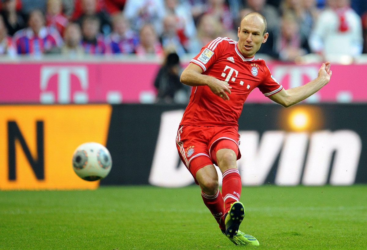 Vintage BAYERN ADIDAS 2013/2014 FOOTBALL HOME JERSEY #10 ROBBEN Size US L / EU 52-54 / 3 - 12 Thumbnail