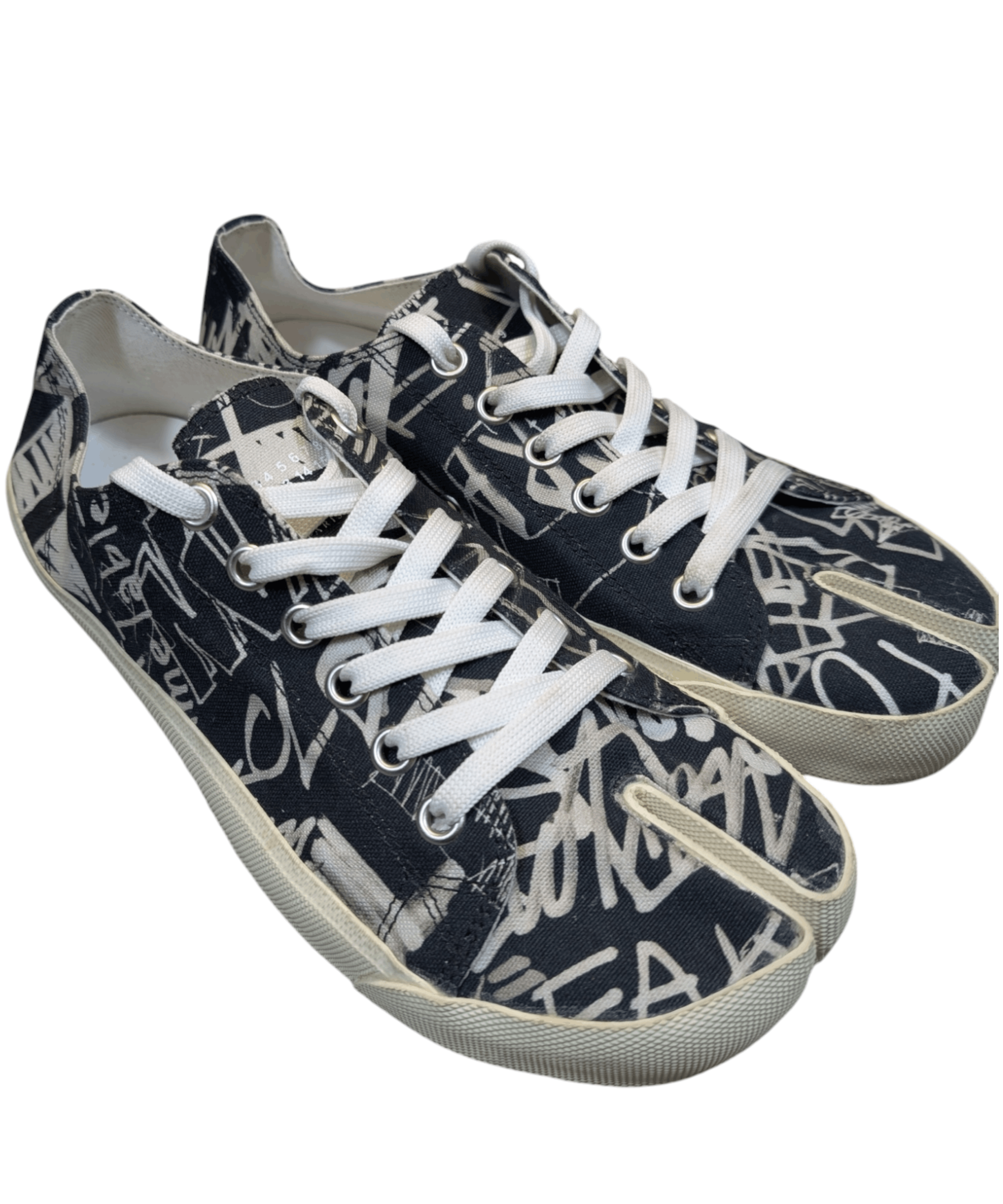 Maison Margiela グラフィティーtabi ヒール Maison Margiela Debuts Graffiti Capsule Collection | Hypebae