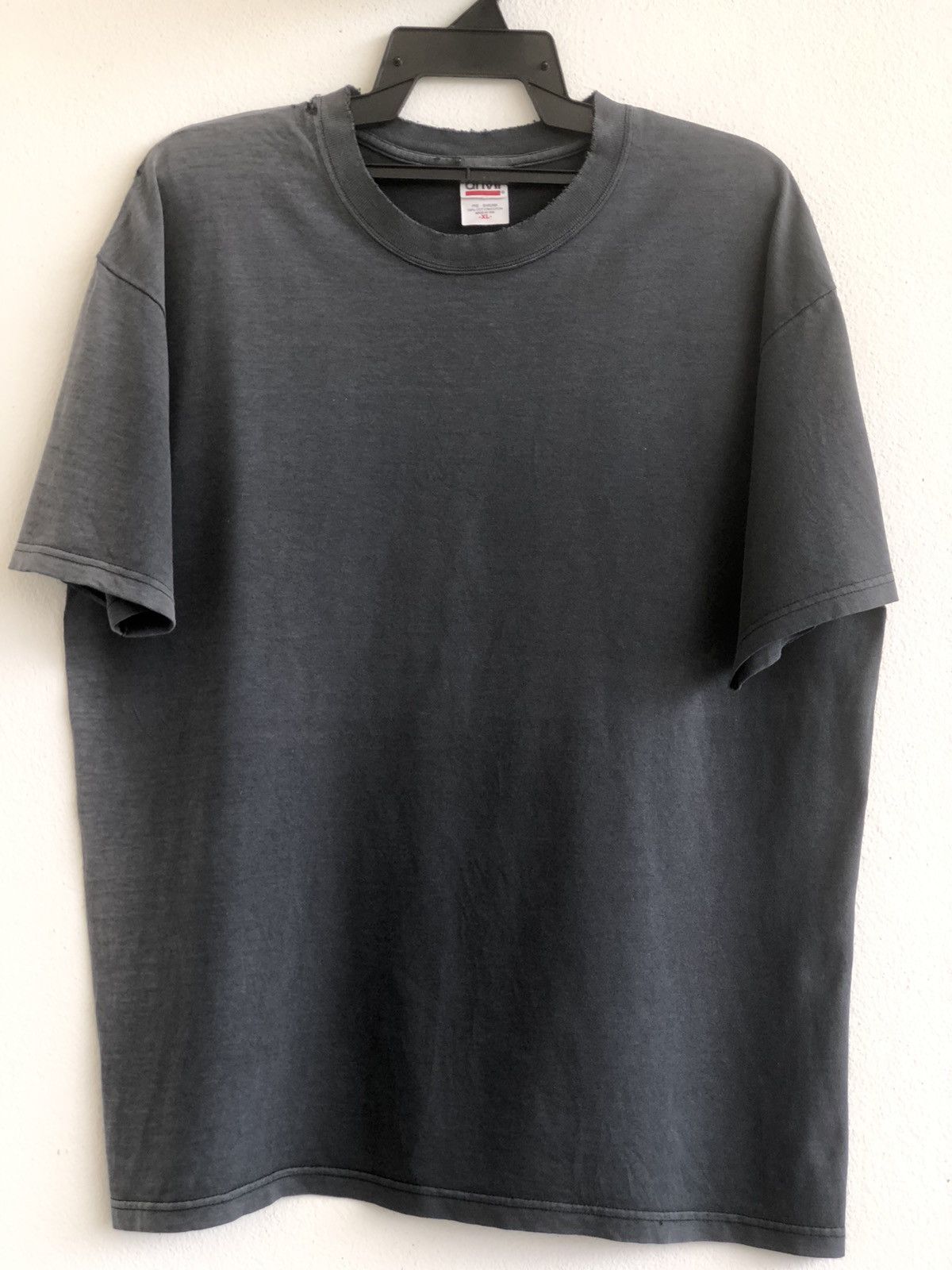 Vintage Vintage 📍Thrashed Sunfaded anvil Plain Tee Size US XL / EU 56 / 4 - 1 Thumbnail