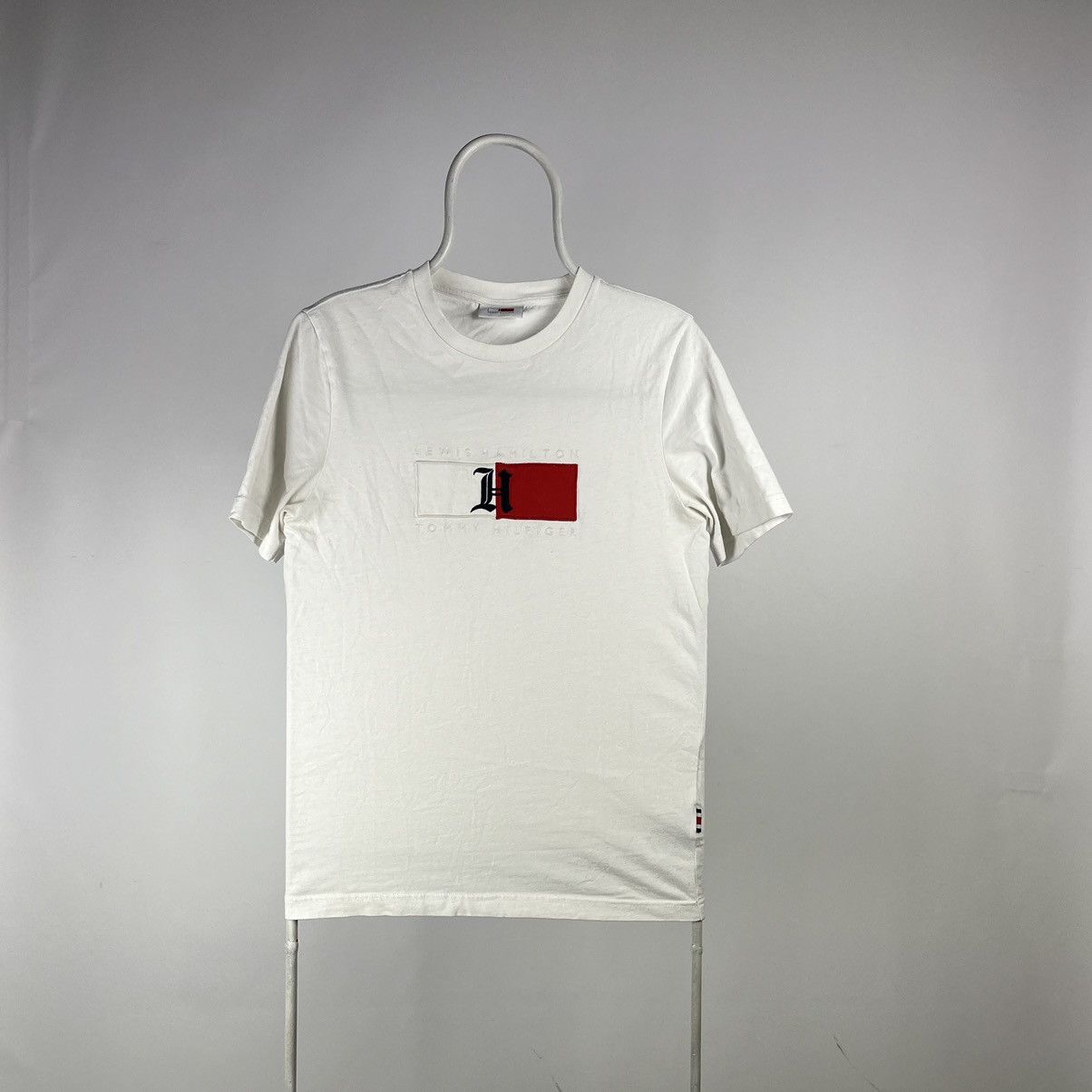 Tommy Hilfiger Tommy Hilfiger lewis hamilton Tshirt size Medium Size US M / EU 48-50 / 2 - 1 Thumbnail