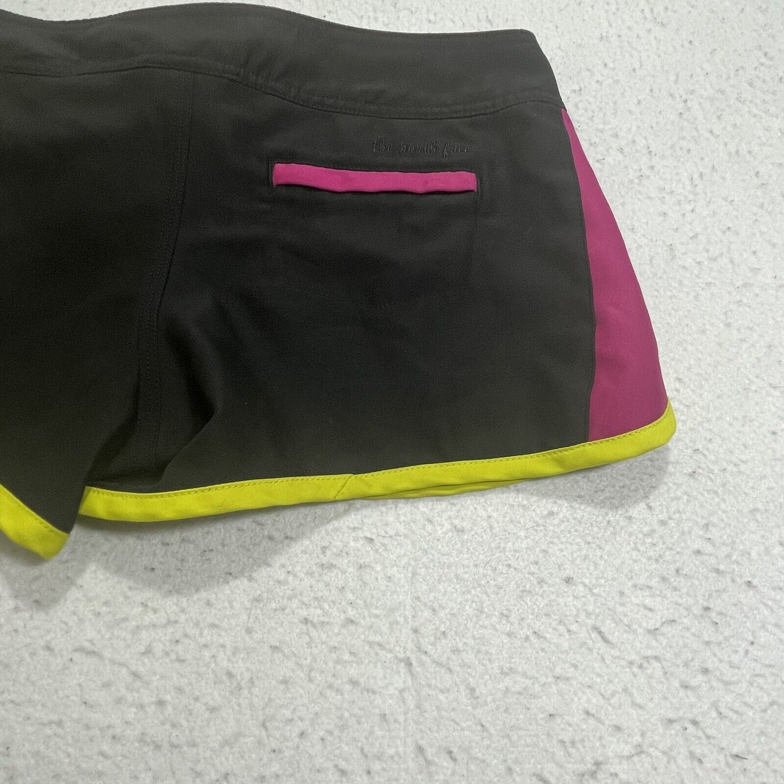 The North Face The North Face Short 3" Inseam Athletic Neon Shorts Size 27" / US 4 / IT 40 - 13 Thumbnail