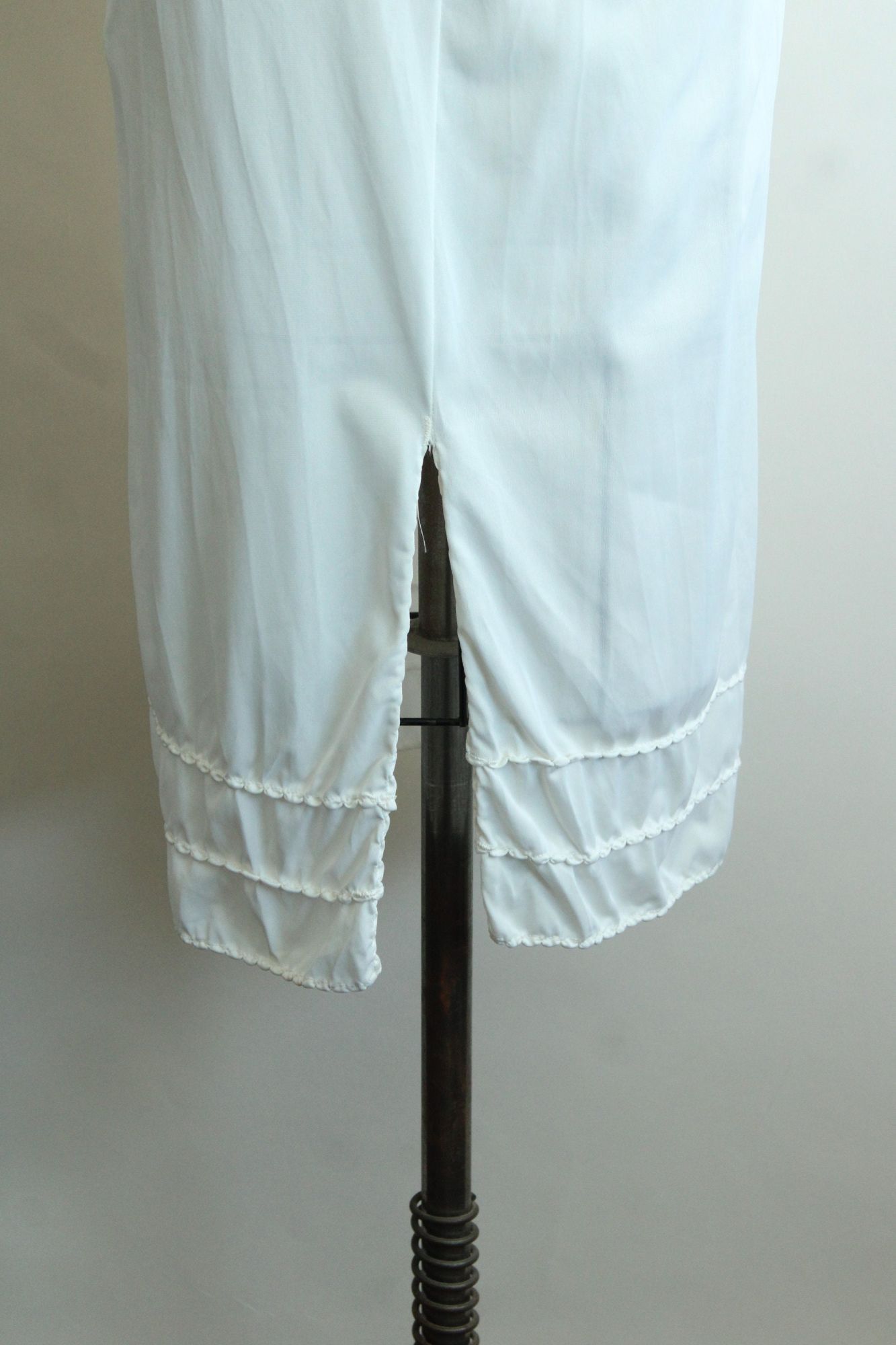 Vintage Vintage 1960s Half Slip, American Maid White Nylon, Size Pet Size ONE SIZE - 7 Thumbnail