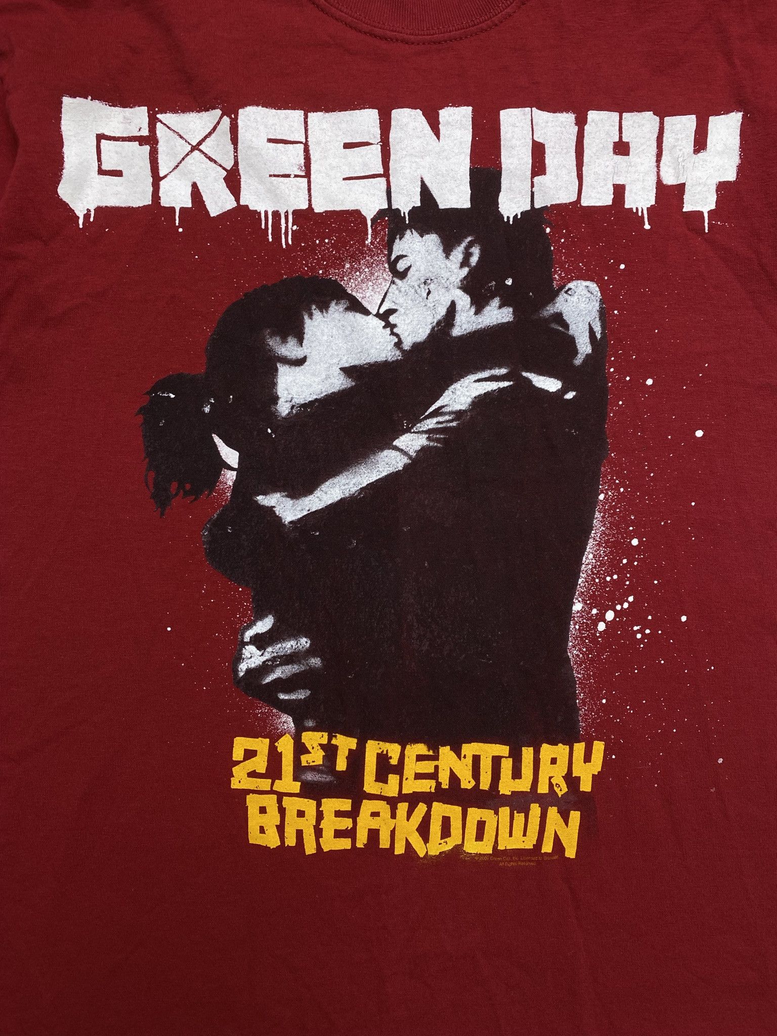 Band Tees × Vintage Green day red tshirt 2009 y2k 00s rock band century break Size US M / EU 48-50 / 2 - 3 Thumbnail