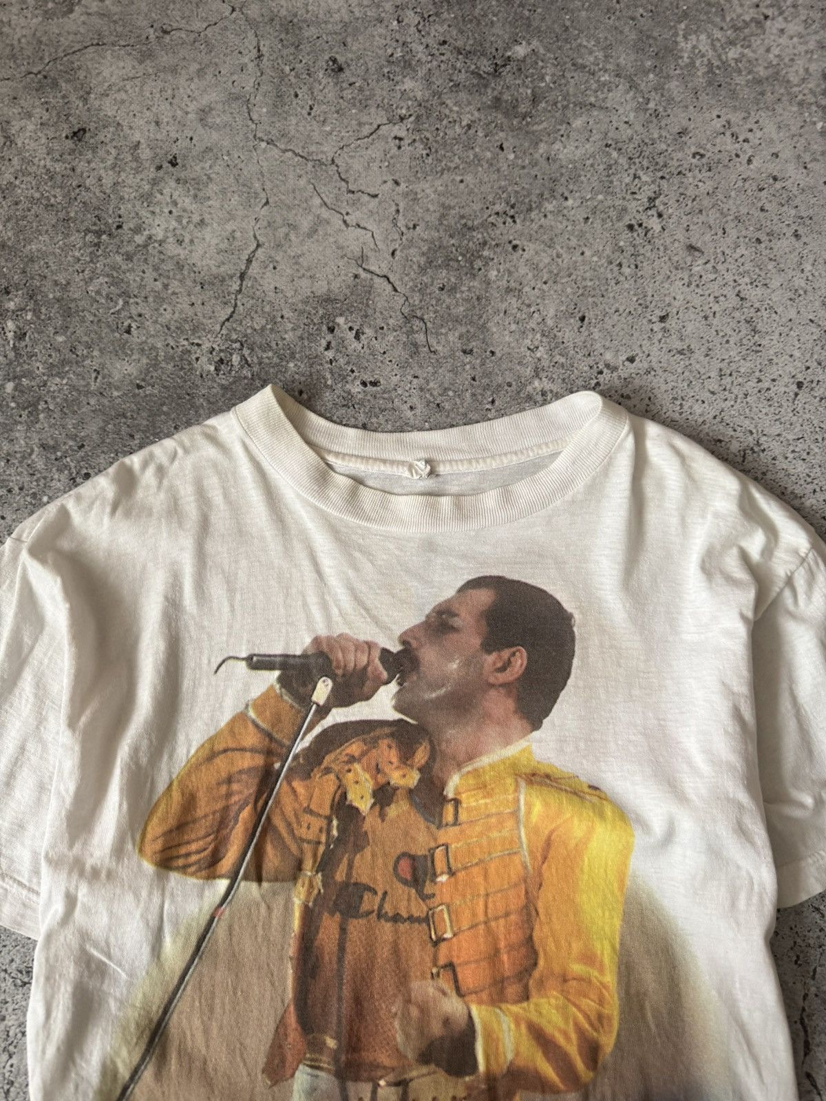 Band Tees 1992 Vintage Queen Freddie Mercury Tribute Concert T-Shirt Size US L / EU 52-54 / 3 - 4 Thumbnail