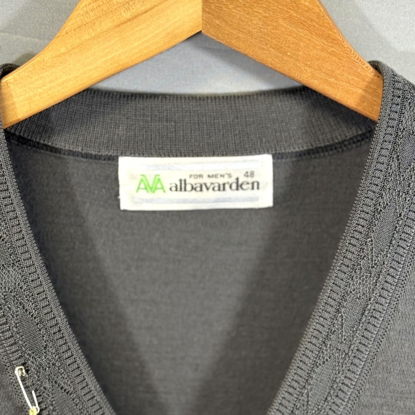 Vintage Albavarden Sweater Mens Medium Gray V-Neck 100% Wool Pockets Pullover Knit Ribbed Cuffs Hem Tag N/A Size US M / EU 48-50 / 2 - 4 Thumbnail