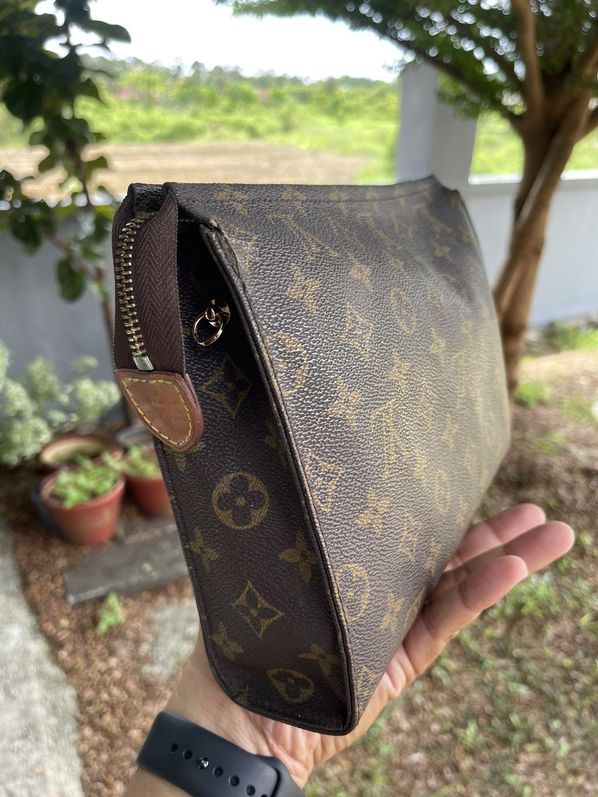 Louis Vuitton Authentic LOUIS VUITTON Mono Porce Toilette Bag Size ONE SIZE - 9 Thumbnail