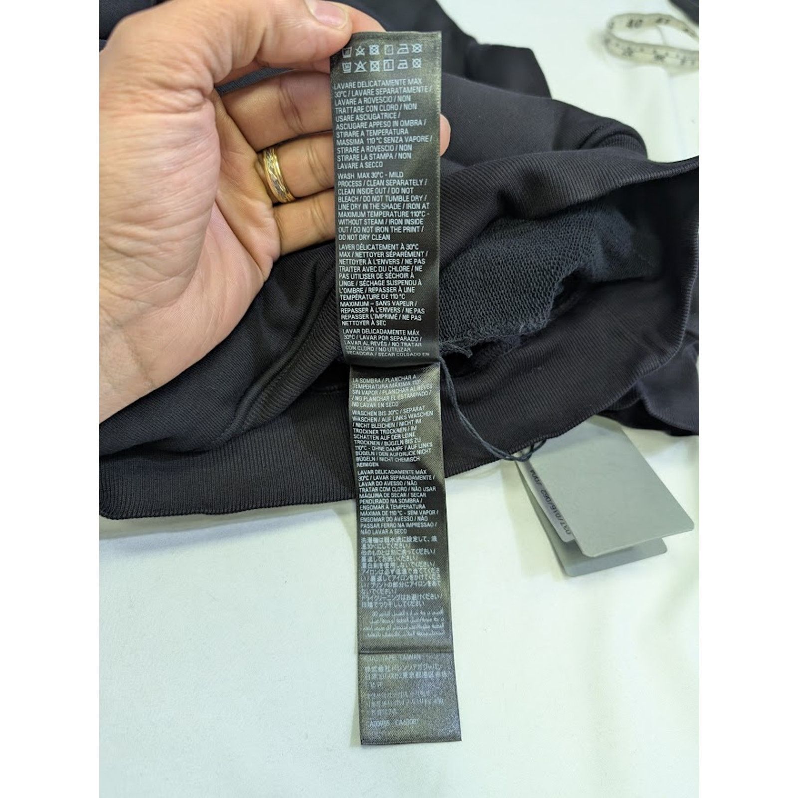 Balenciaga o1rshd1 Q:2 / Large Fit Hoodie in Washed Black Size US L / EU 52-54 / 3 - 13 Thumbnail